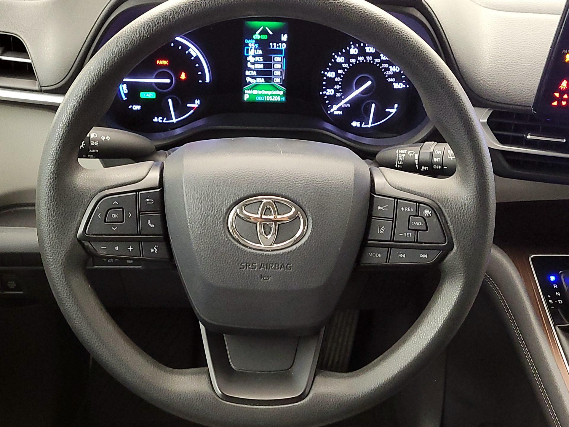 Thumbnail: 2022 Toyota Sienna - 10