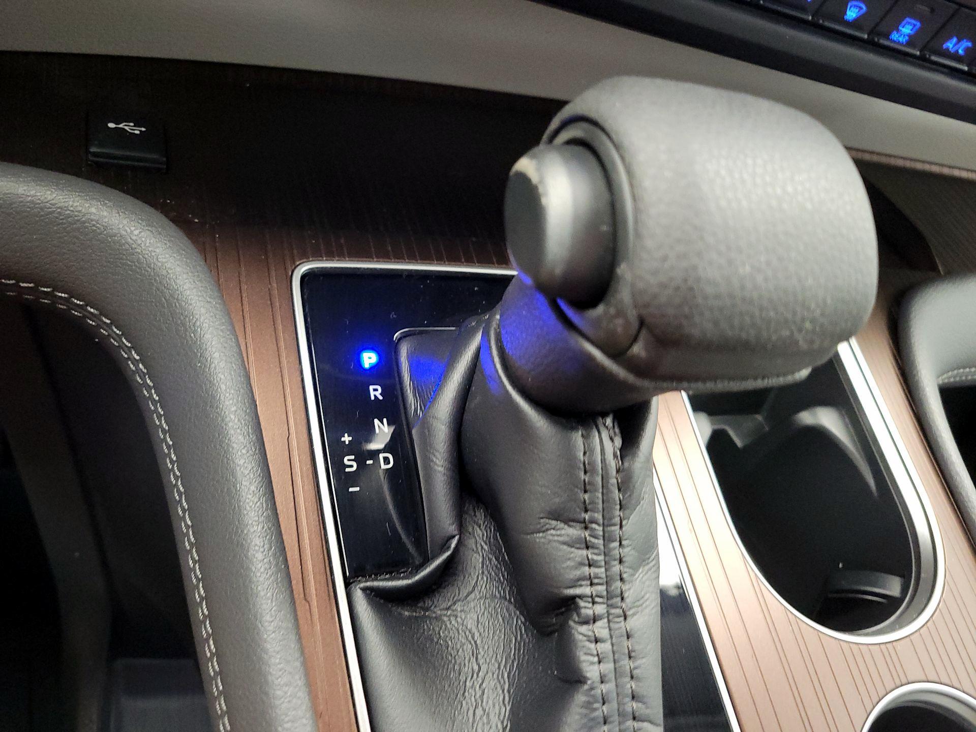 Thumbnail: 2022 Toyota Sienna - 18
