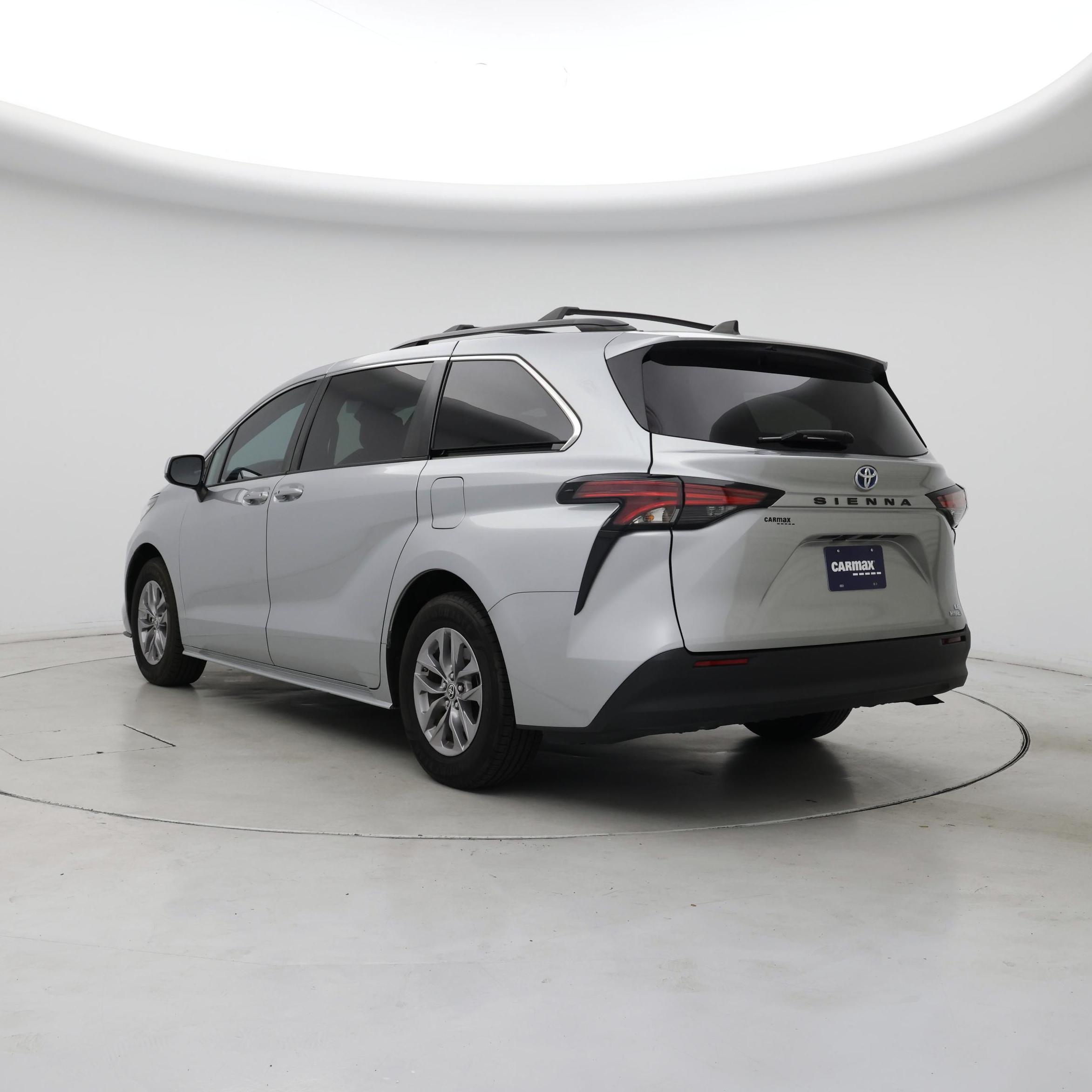 Thumbnail: 2022 Toyota Sienna - 2