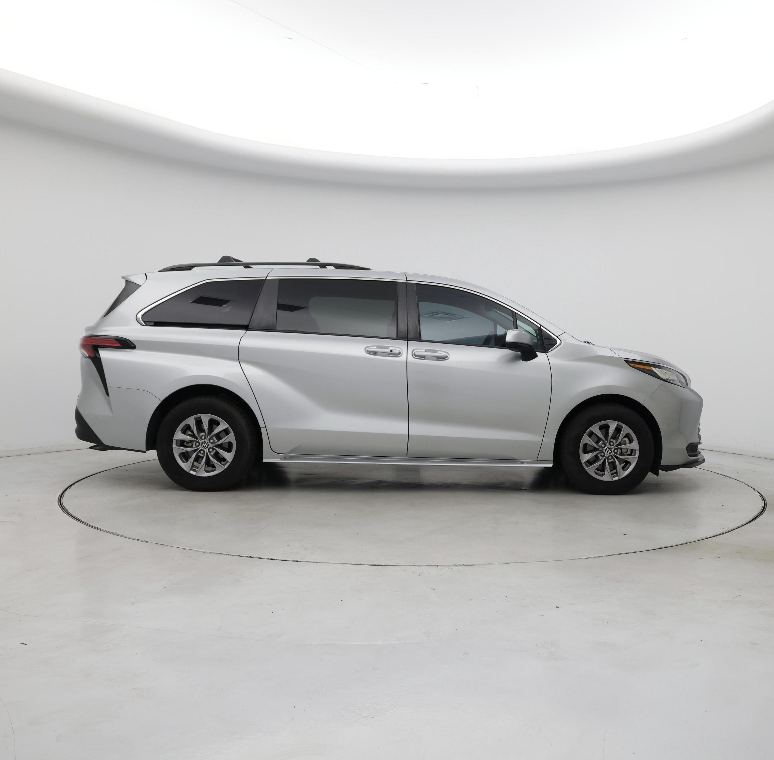 Thumbnail: 2022 Toyota Sienna - 7