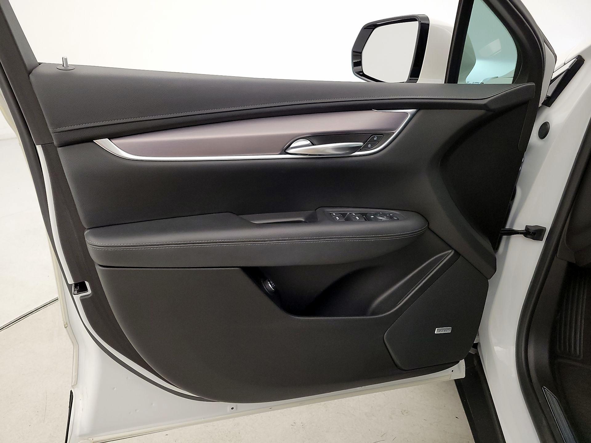 Thumbnail: 2021 Cadillac XT5 - 12