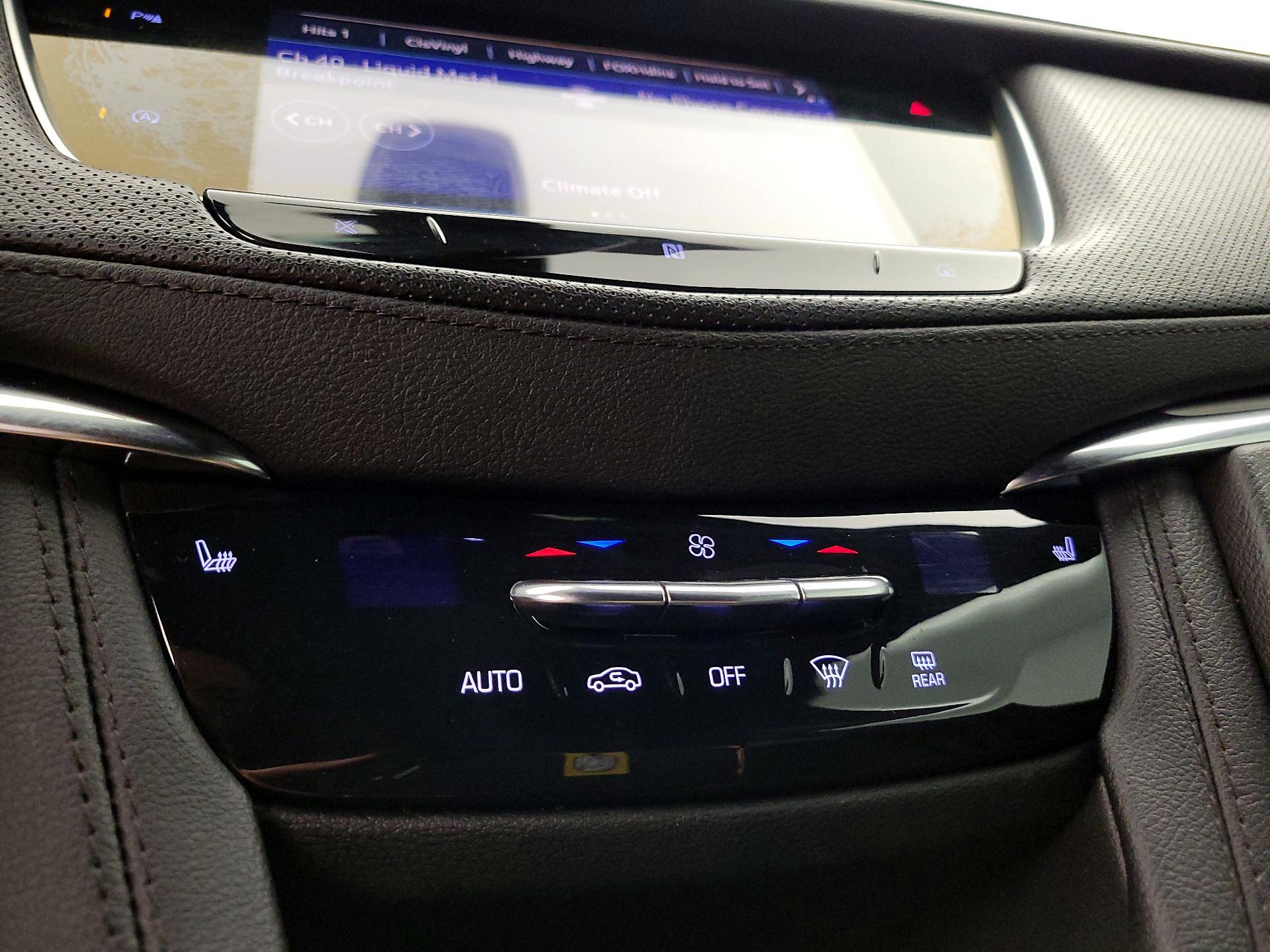 Thumbnail: 2021 Cadillac XT5 - 16