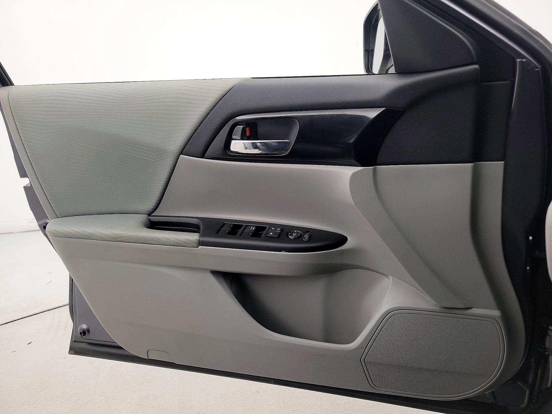 Thumbnail: 2016 Honda Accord - 12