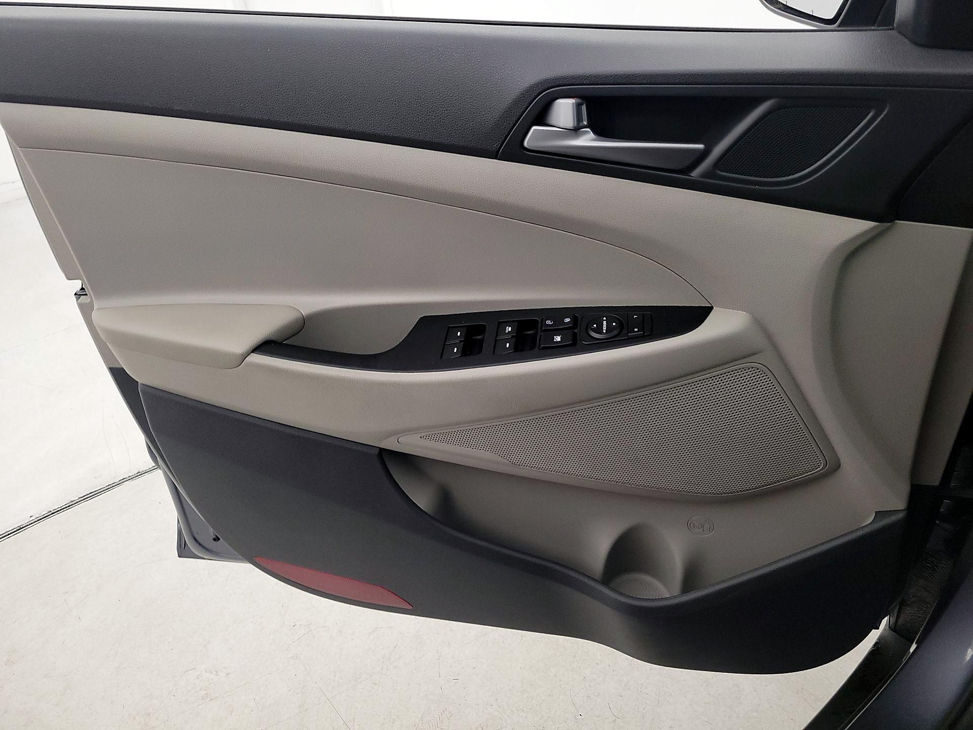 Thumbnail: 2017 Hyundai Tucson - 12