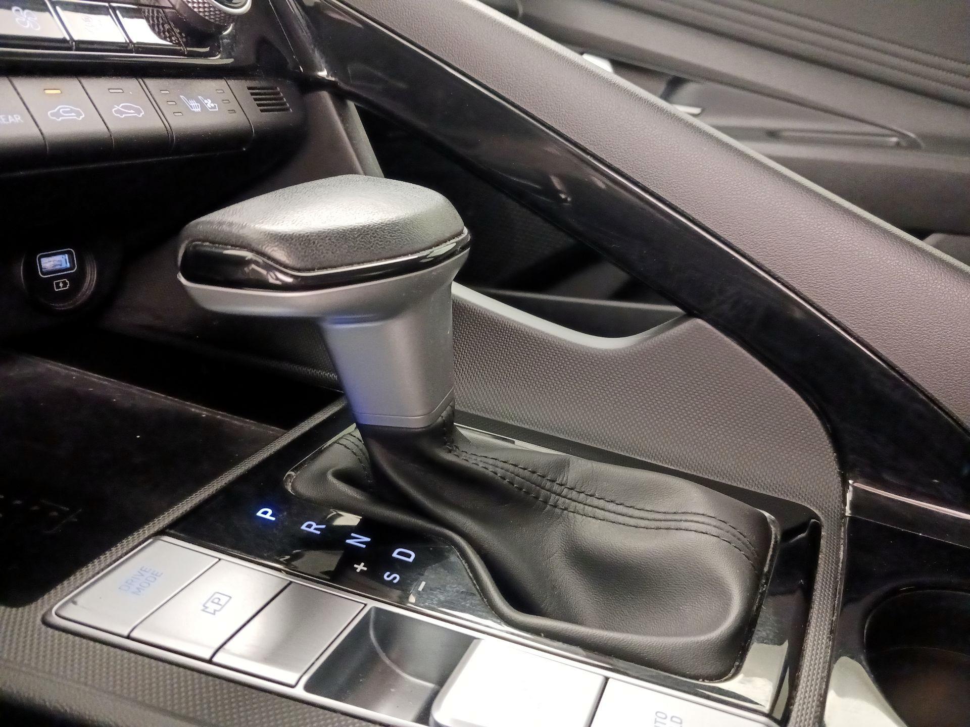 Thumbnail: 2023 Hyundai Elantra - 17