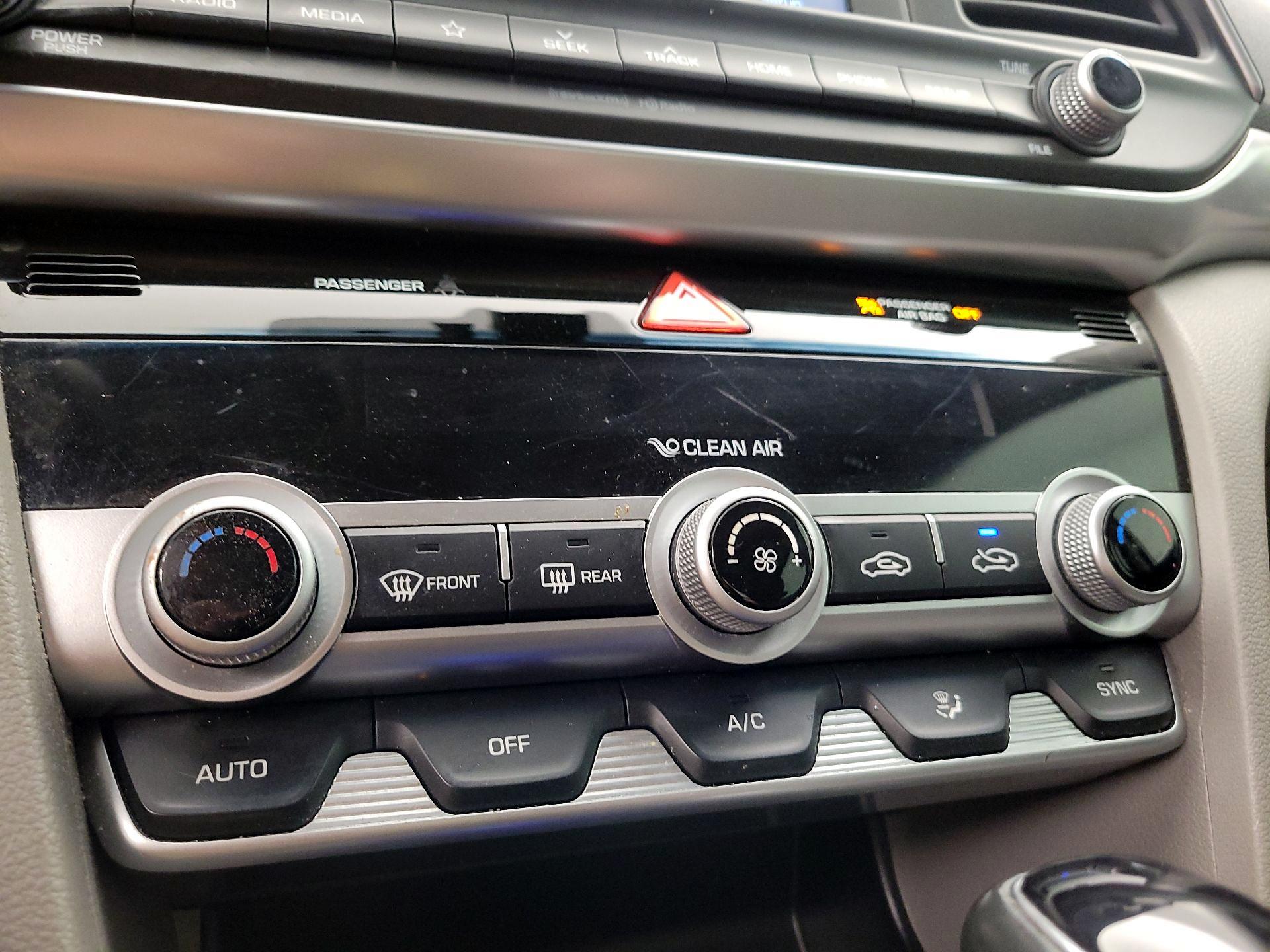 Thumbnail: 2020 Hyundai Elantra - 16