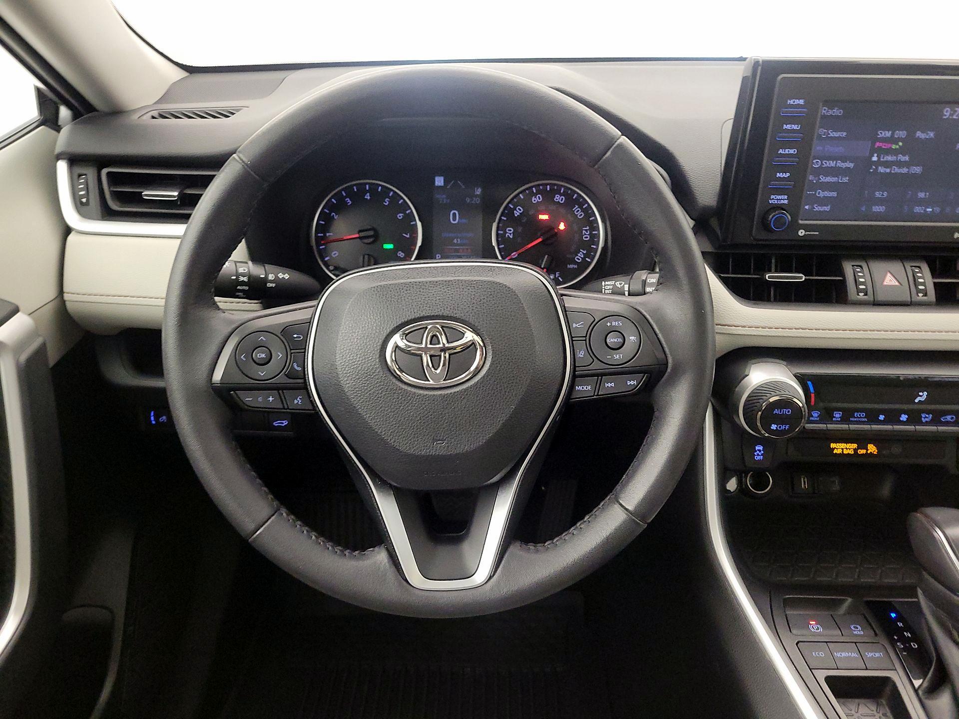 Thumbnail: 2022 Toyota RAV4 - 10