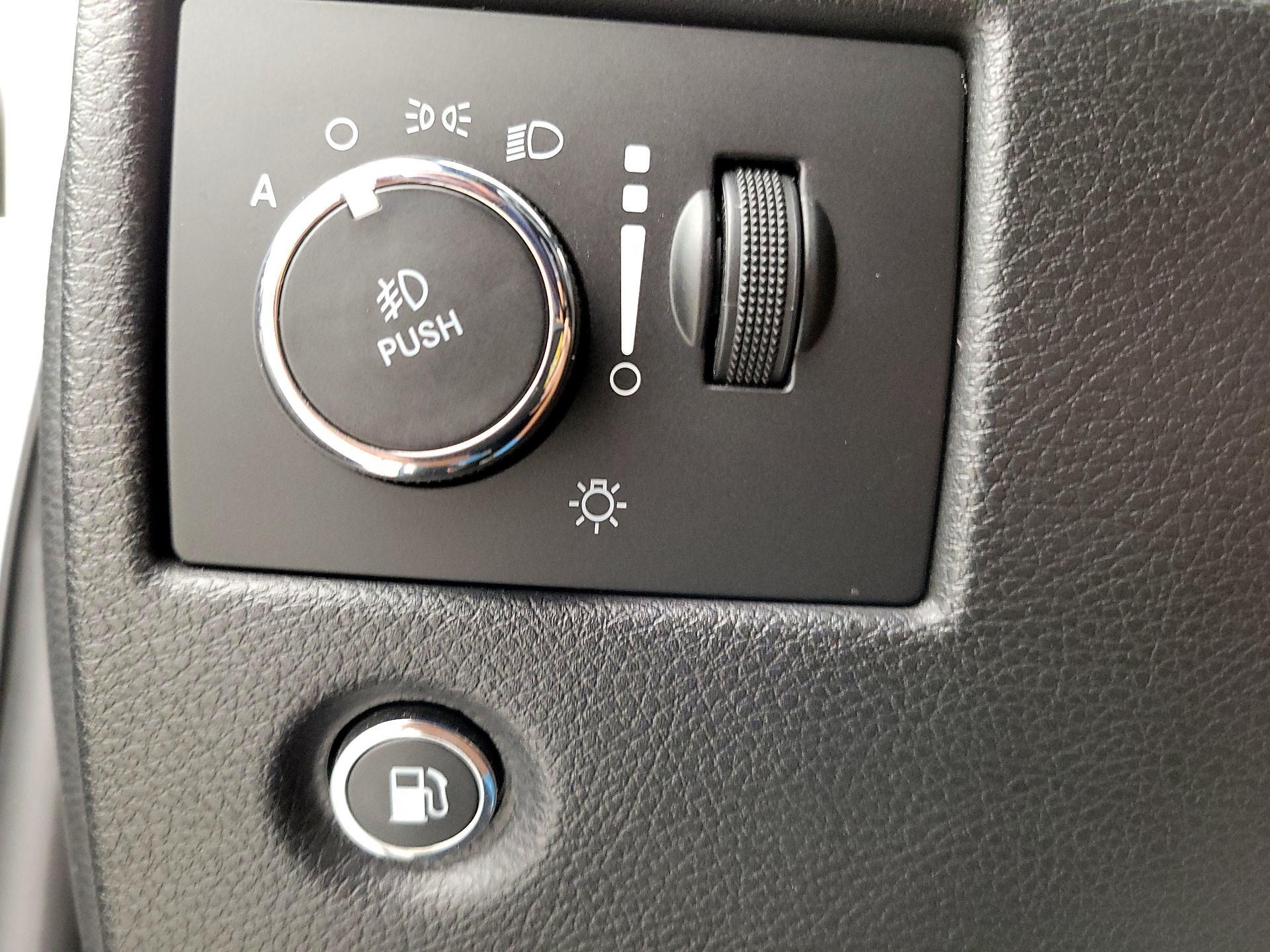 Thumbnail: 2019 Jeep Grand Cherokee - 13