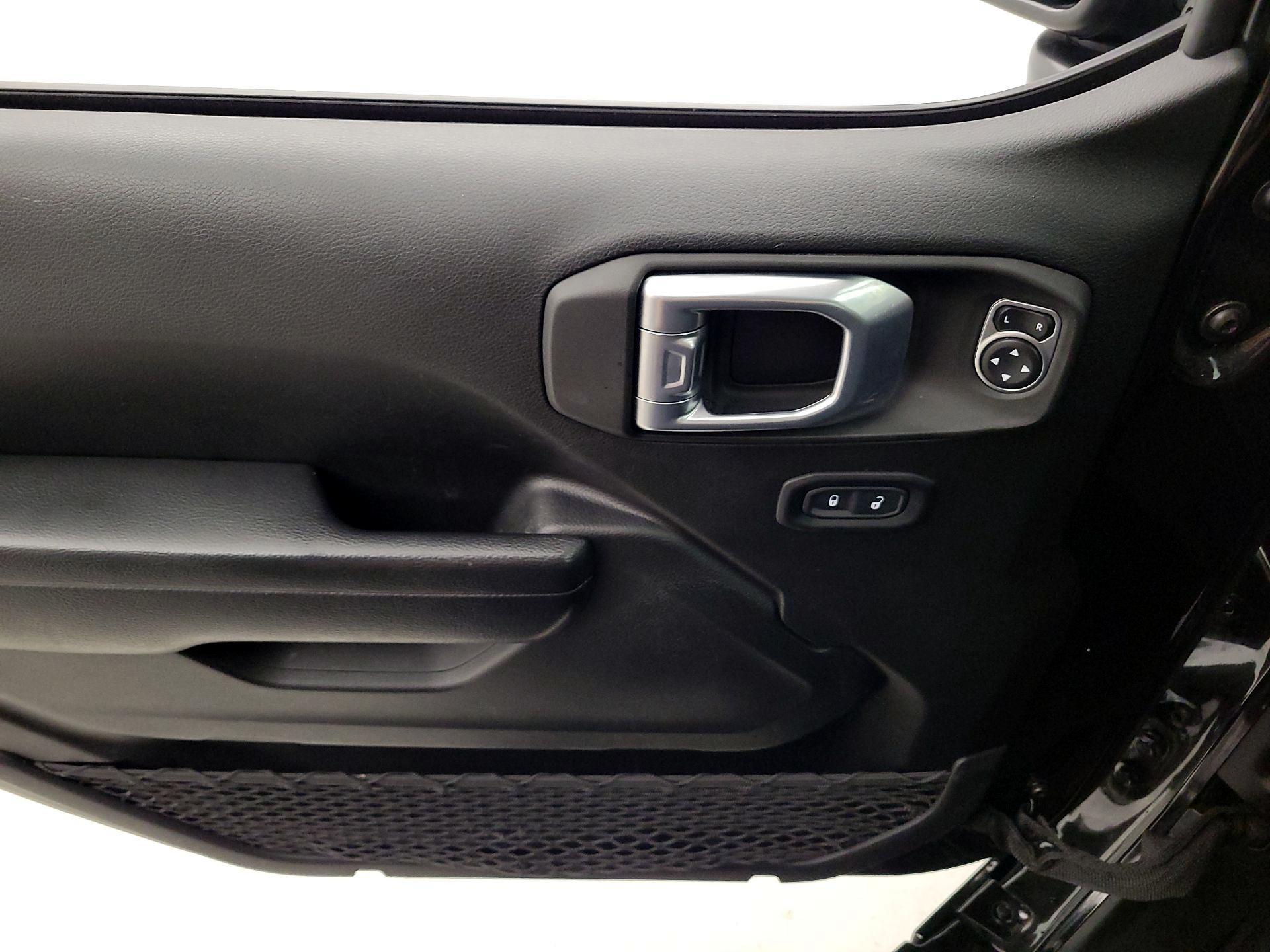 Thumbnail: 2022 Jeep Wrangler - 12