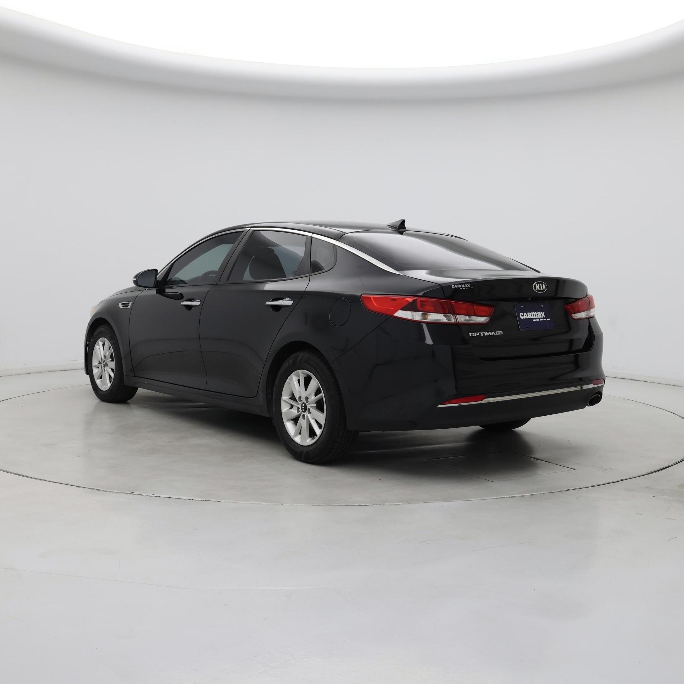 Thumbnail: 2016 Kia Optima - 2