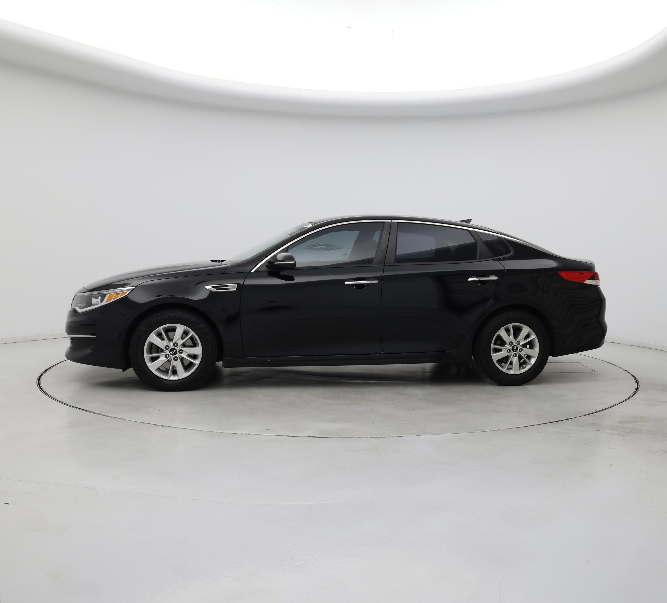 Thumbnail: 2016 Kia Optima - 3
