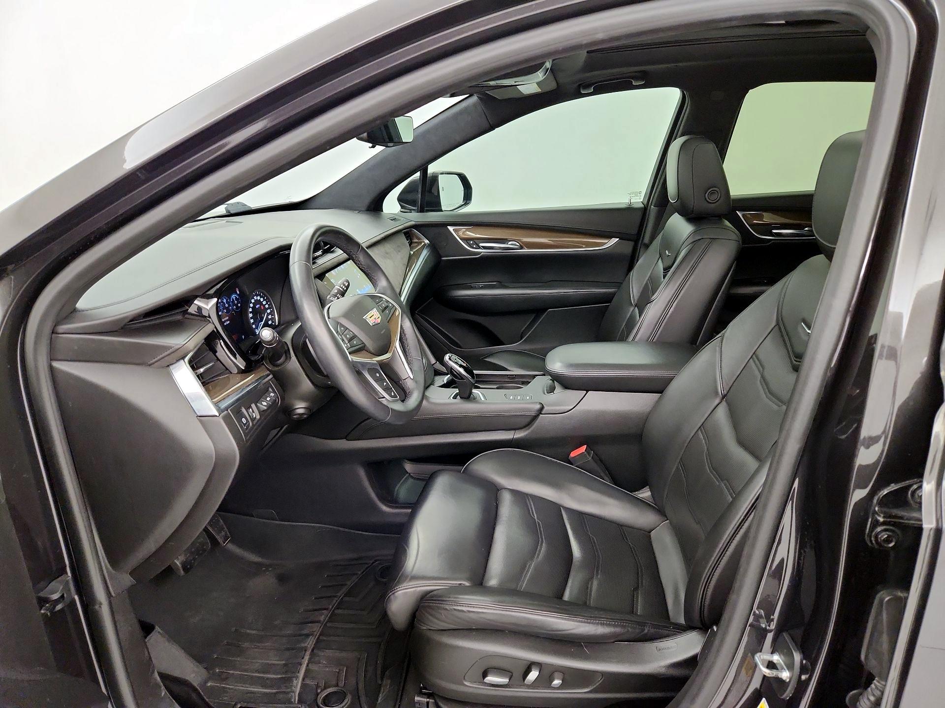Thumbnail: 2017 Cadillac XT5 - 11