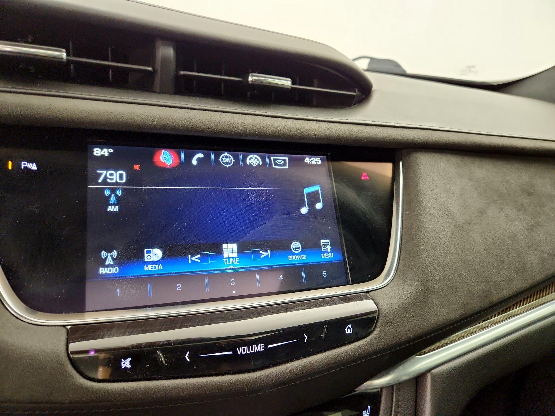 Thumbnail: 2017 Cadillac XT5 - 15