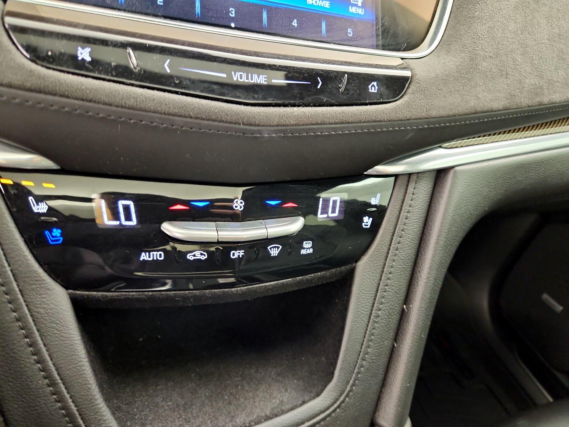 Thumbnail: 2017 Cadillac XT5 - 16
