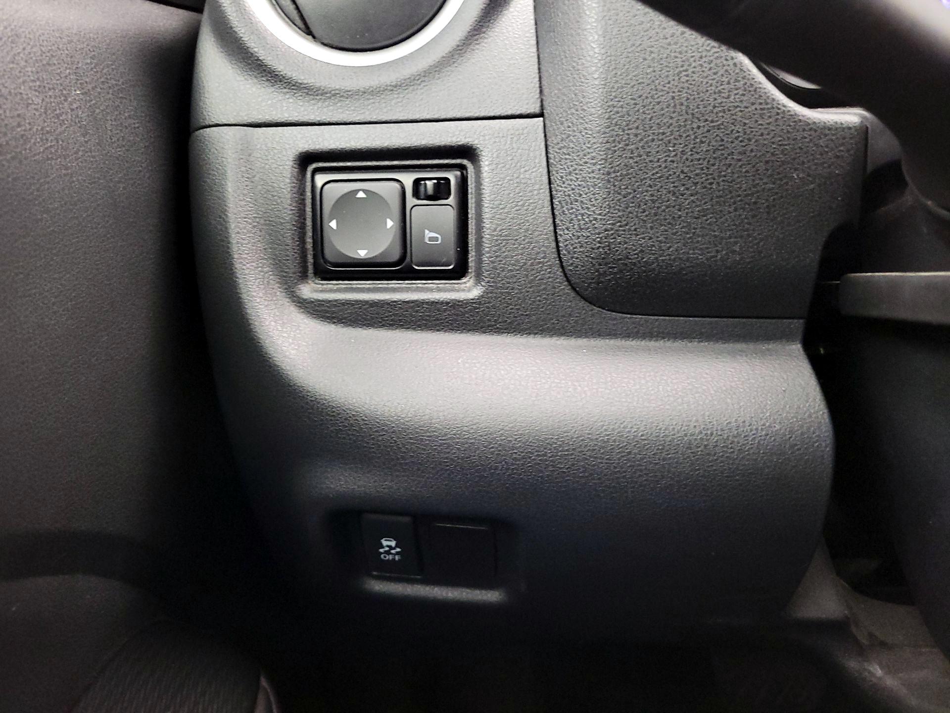 Thumbnail: 2016 Nissan Versa - 13
