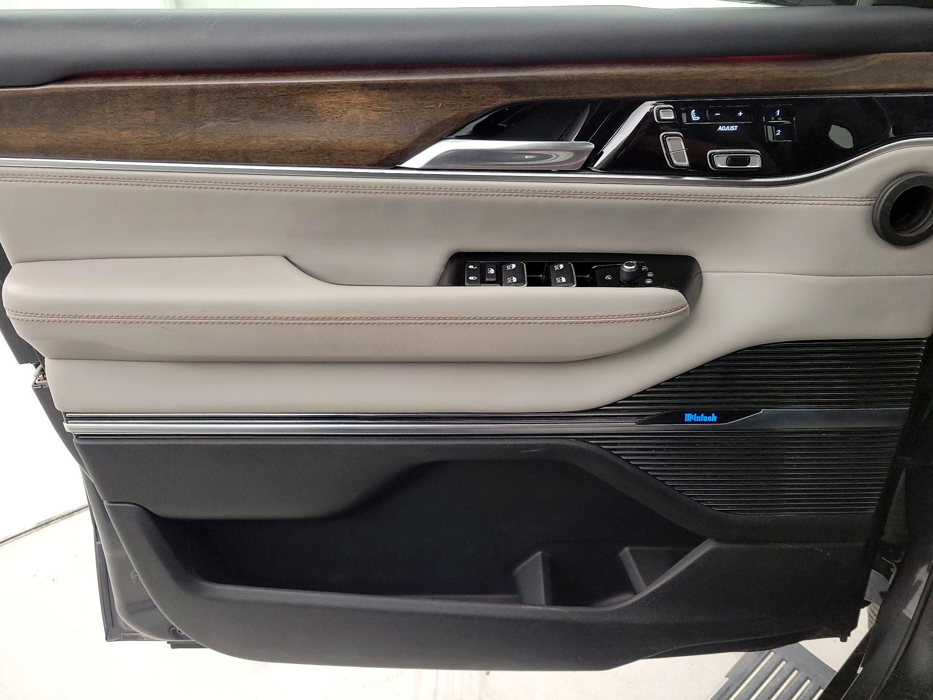 Thumbnail: 2022 Jeep Grand Wagoneer - 12