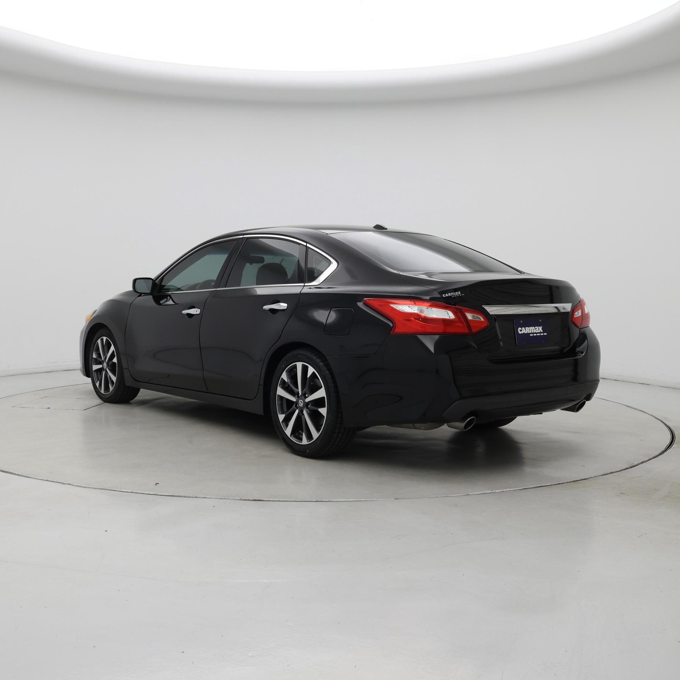 Thumbnail: 2016 Nissan Altima - 2