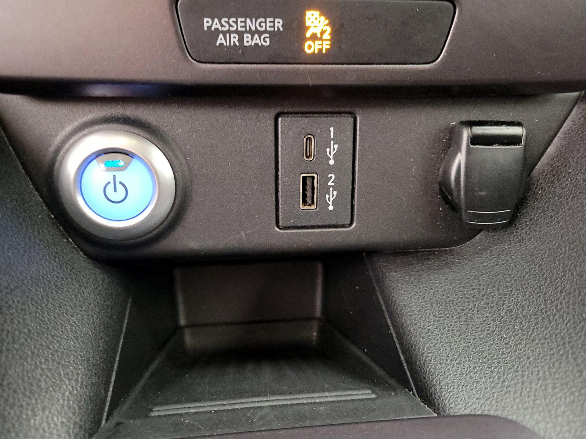 Thumbnail: 2022 Nissan Leaf - 18