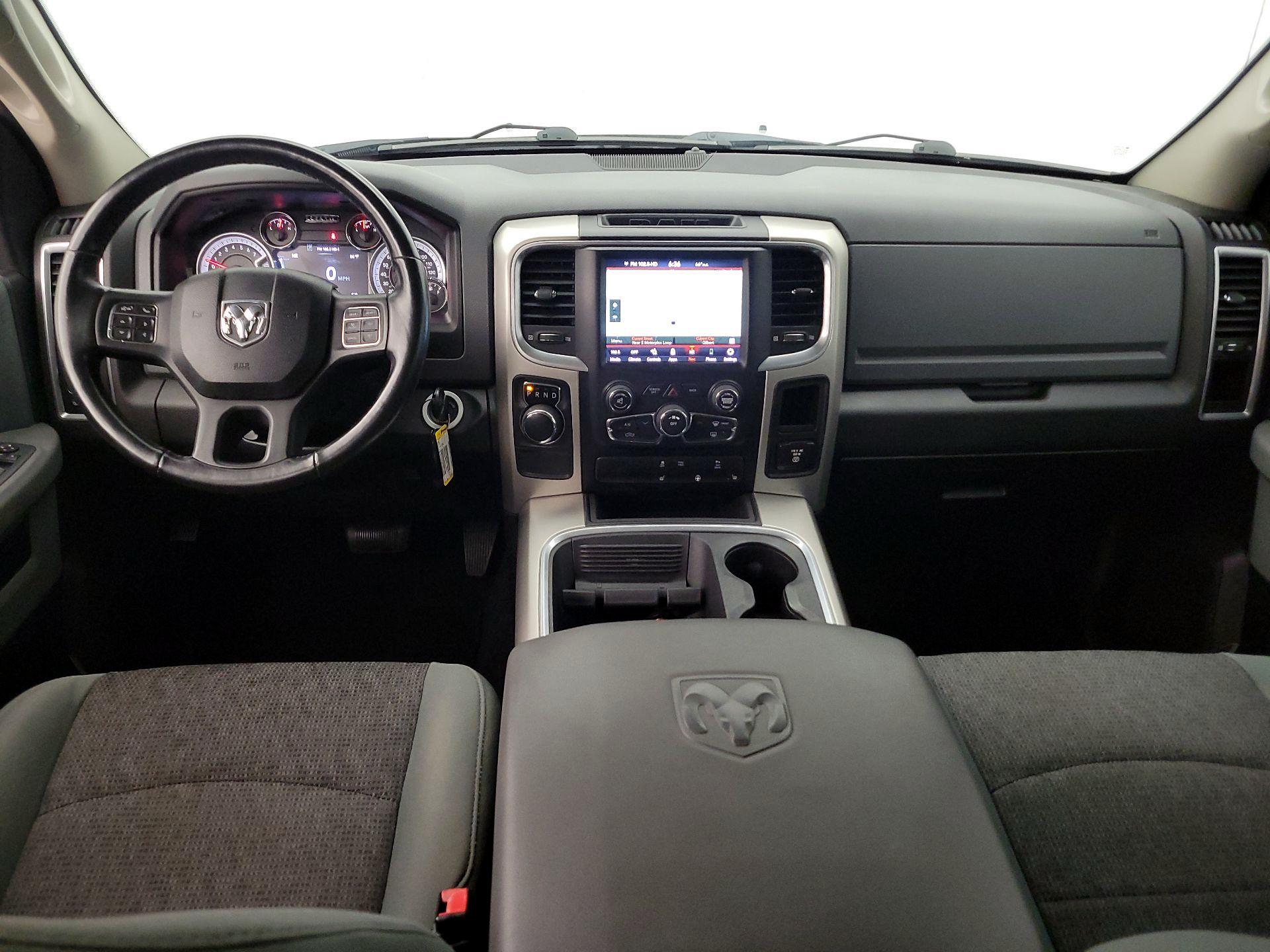Thumbnail: 2020 RAM 1500 Classic - 9