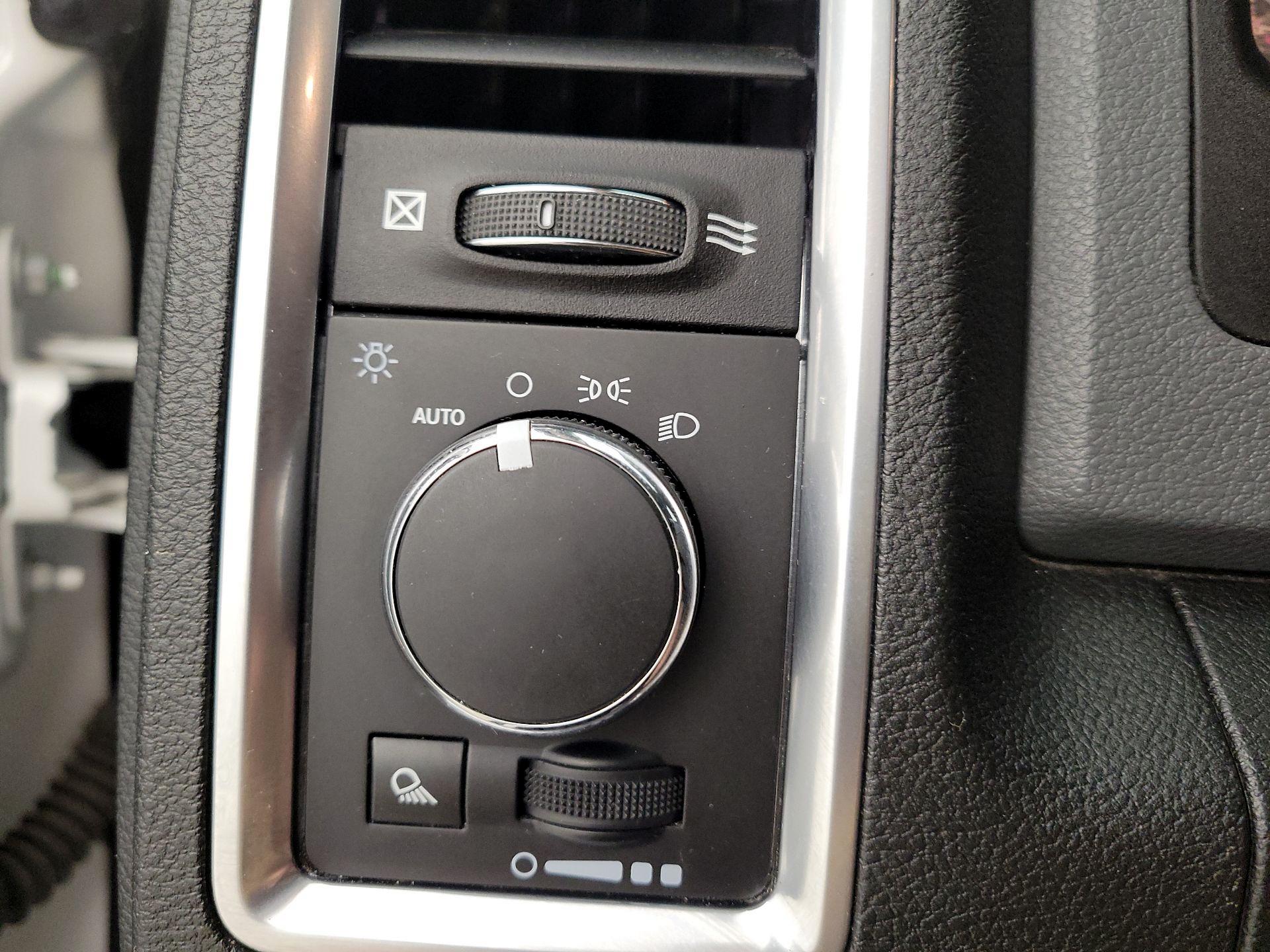 Thumbnail: 2020 RAM 1500 Classic - 13