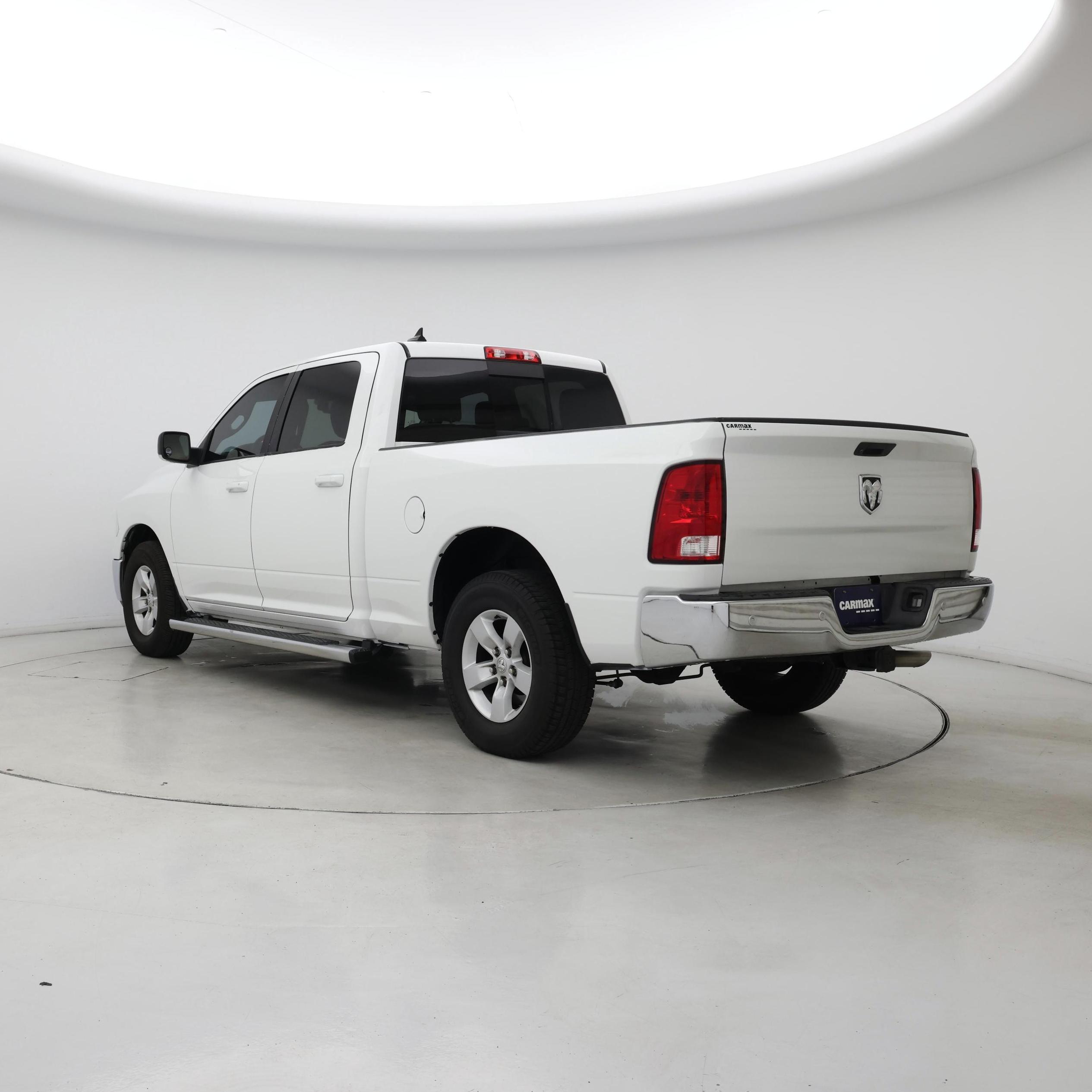 Thumbnail: 2020 RAM 1500 Classic - 2