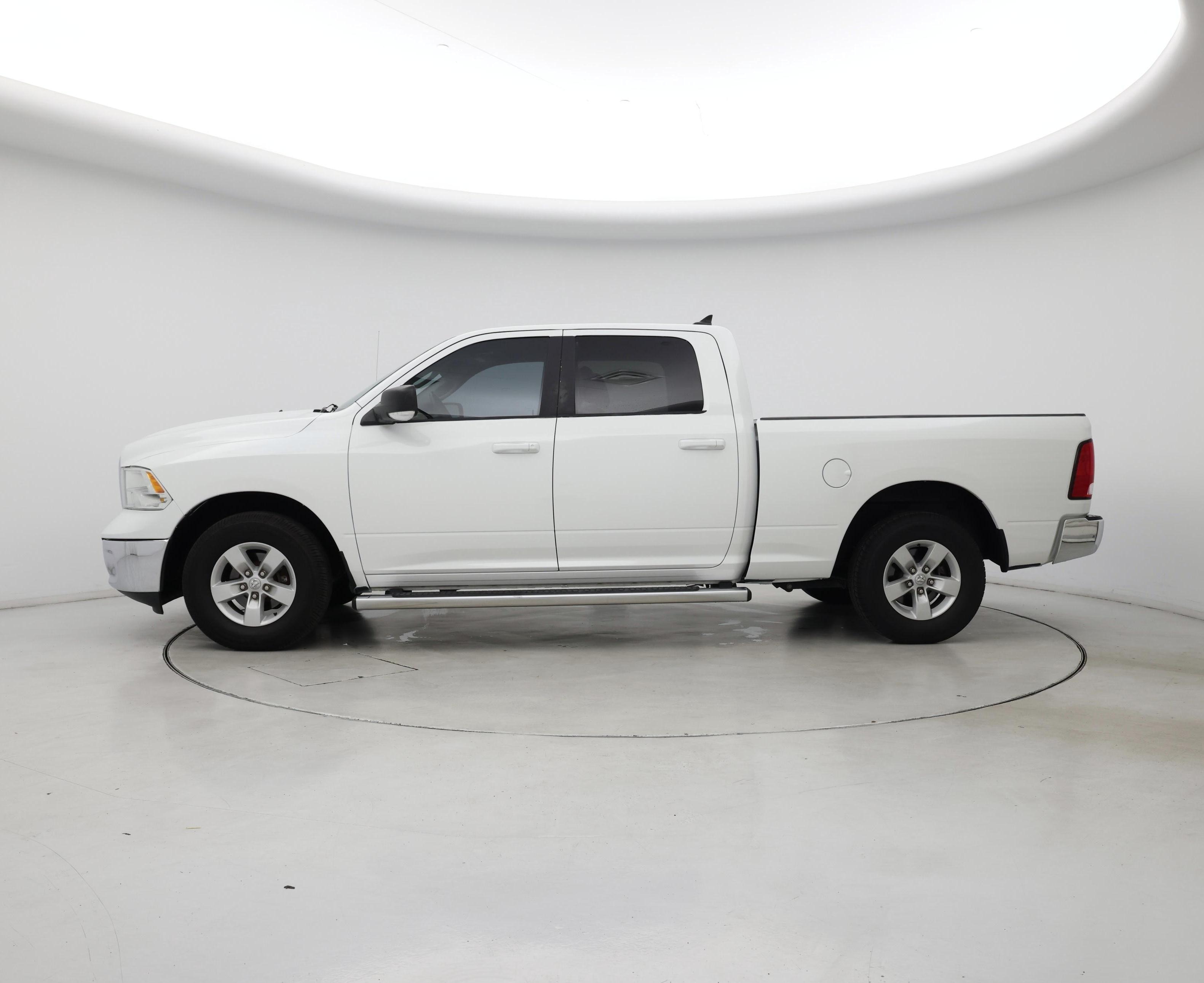 Thumbnail: 2020 RAM 1500 Classic - 3