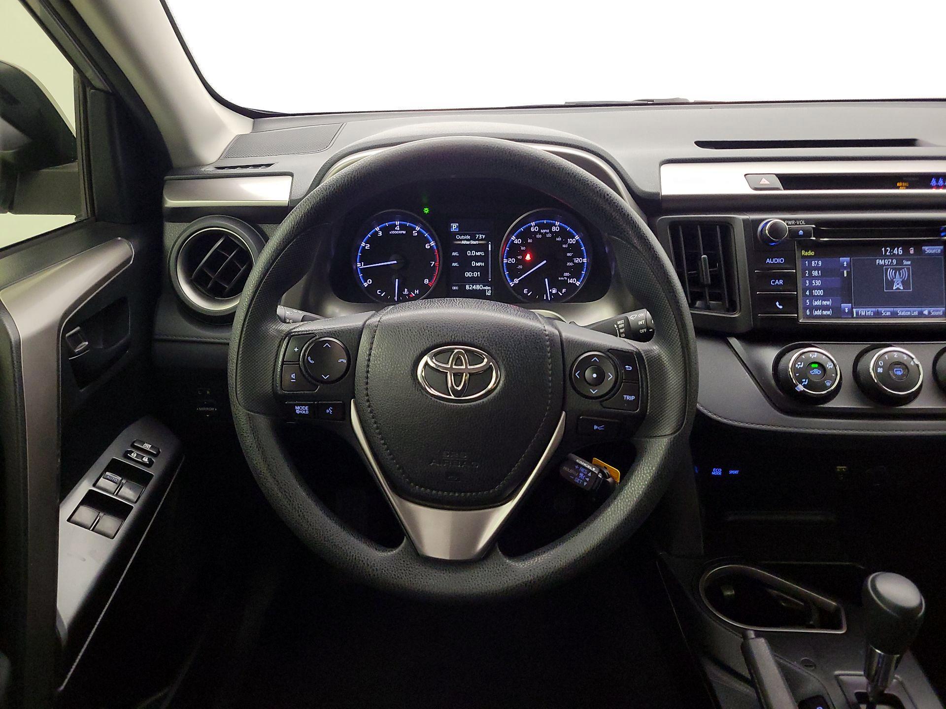 Thumbnail: 2018 Toyota RAV4 - 10
