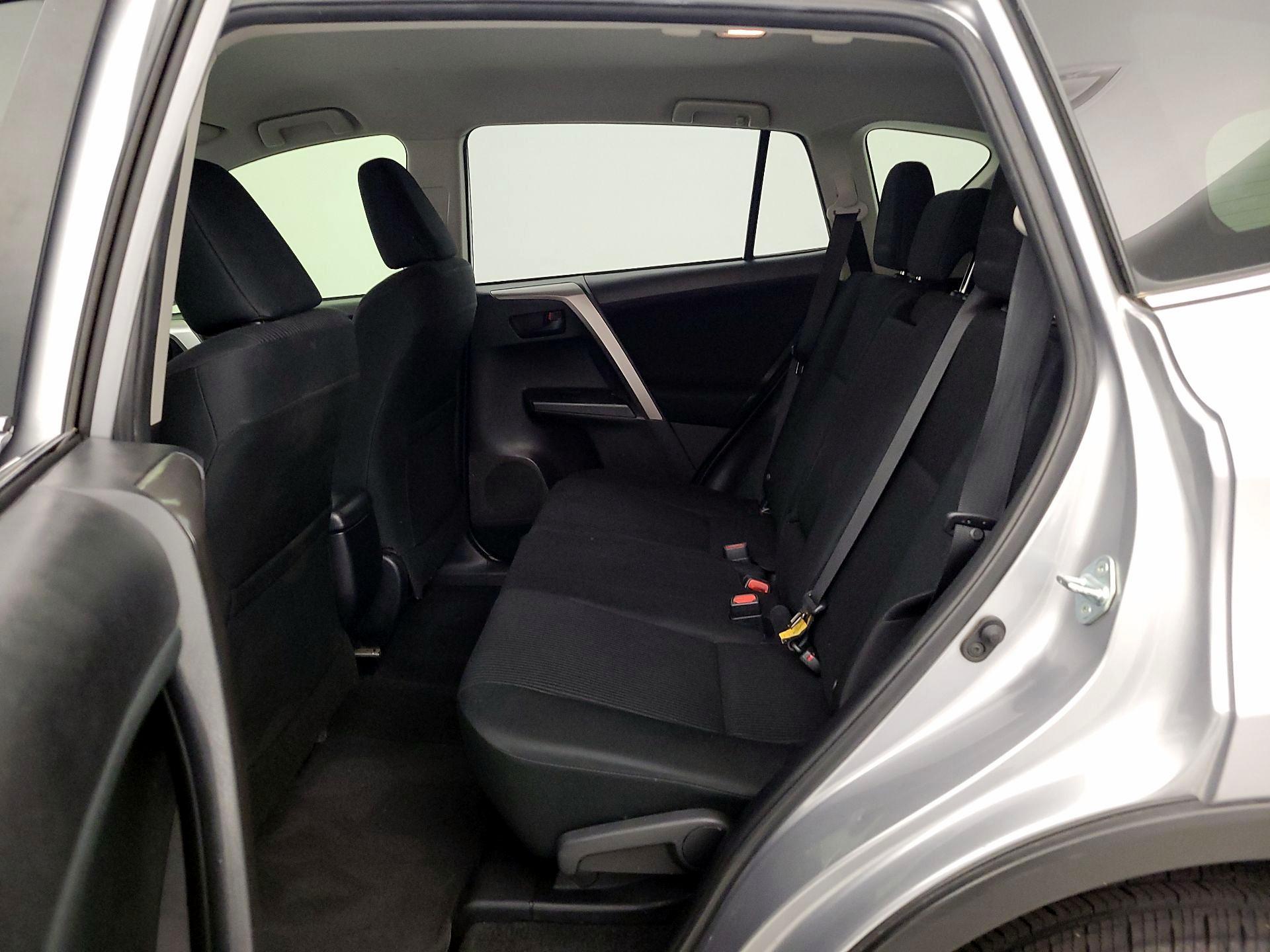 Thumbnail: 2018 Toyota RAV4 - 19
