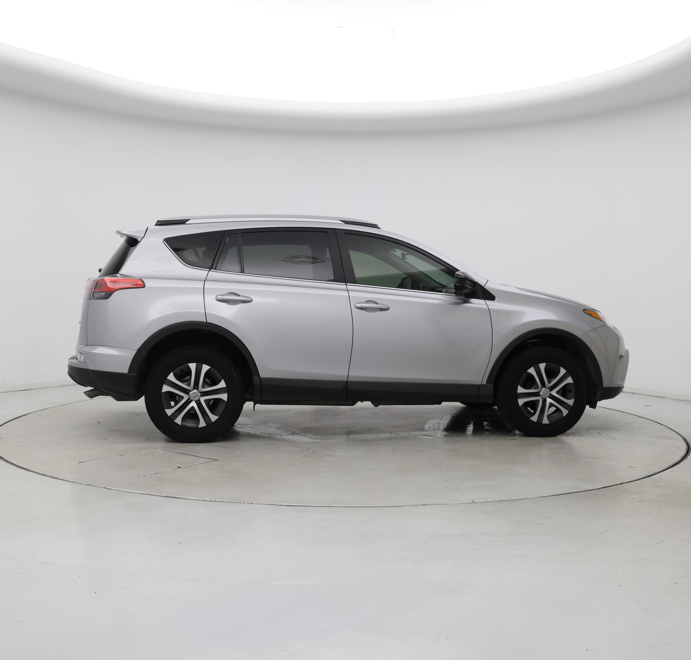 Thumbnail: 2018 Toyota RAV4 - 7