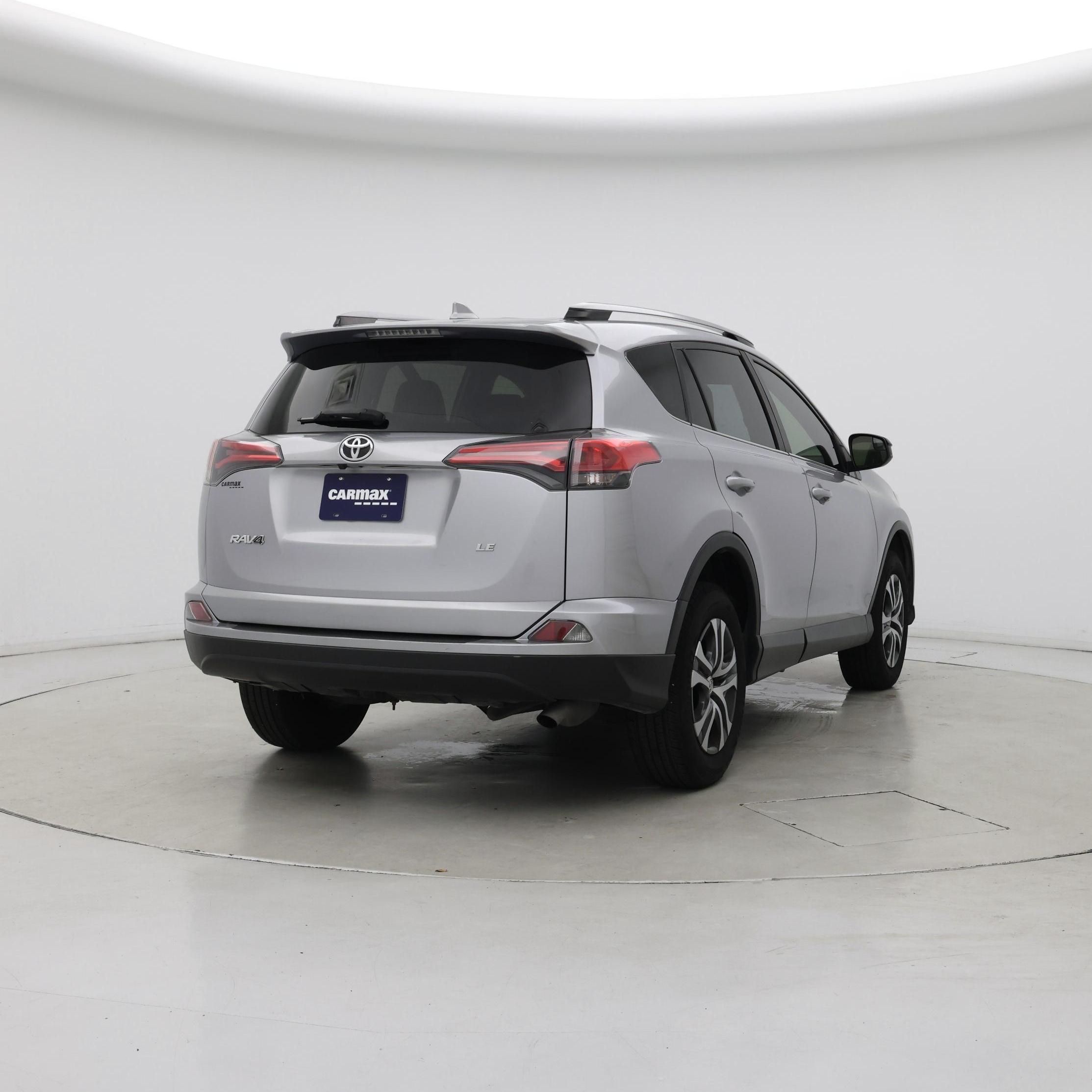 Thumbnail: 2018 Toyota RAV4 - 8