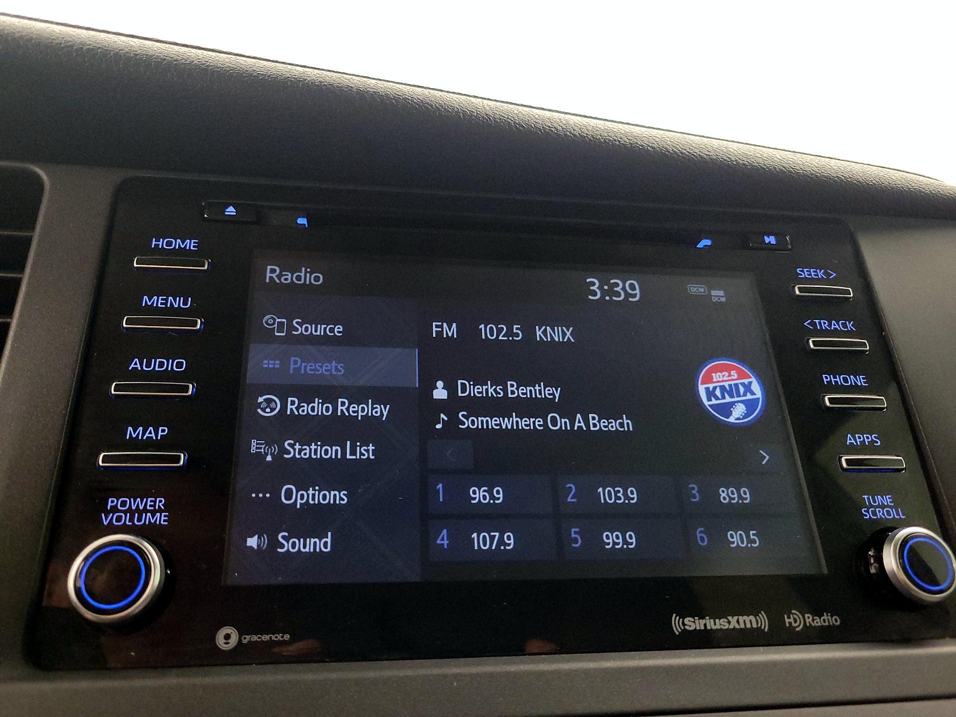 Thumbnail: 2019 Toyota Sienna - 16
