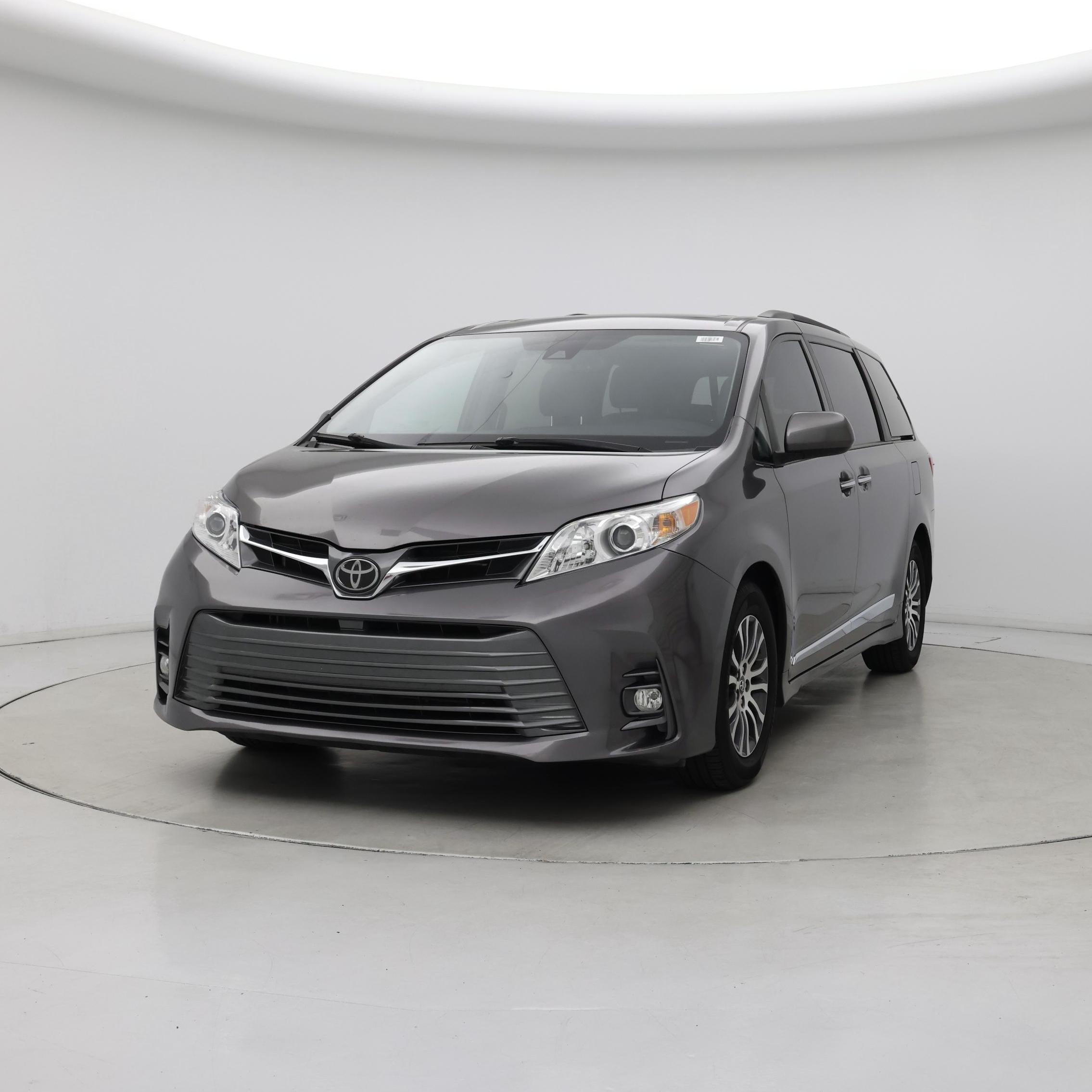 Thumbnail: 2019 Toyota Sienna - 4