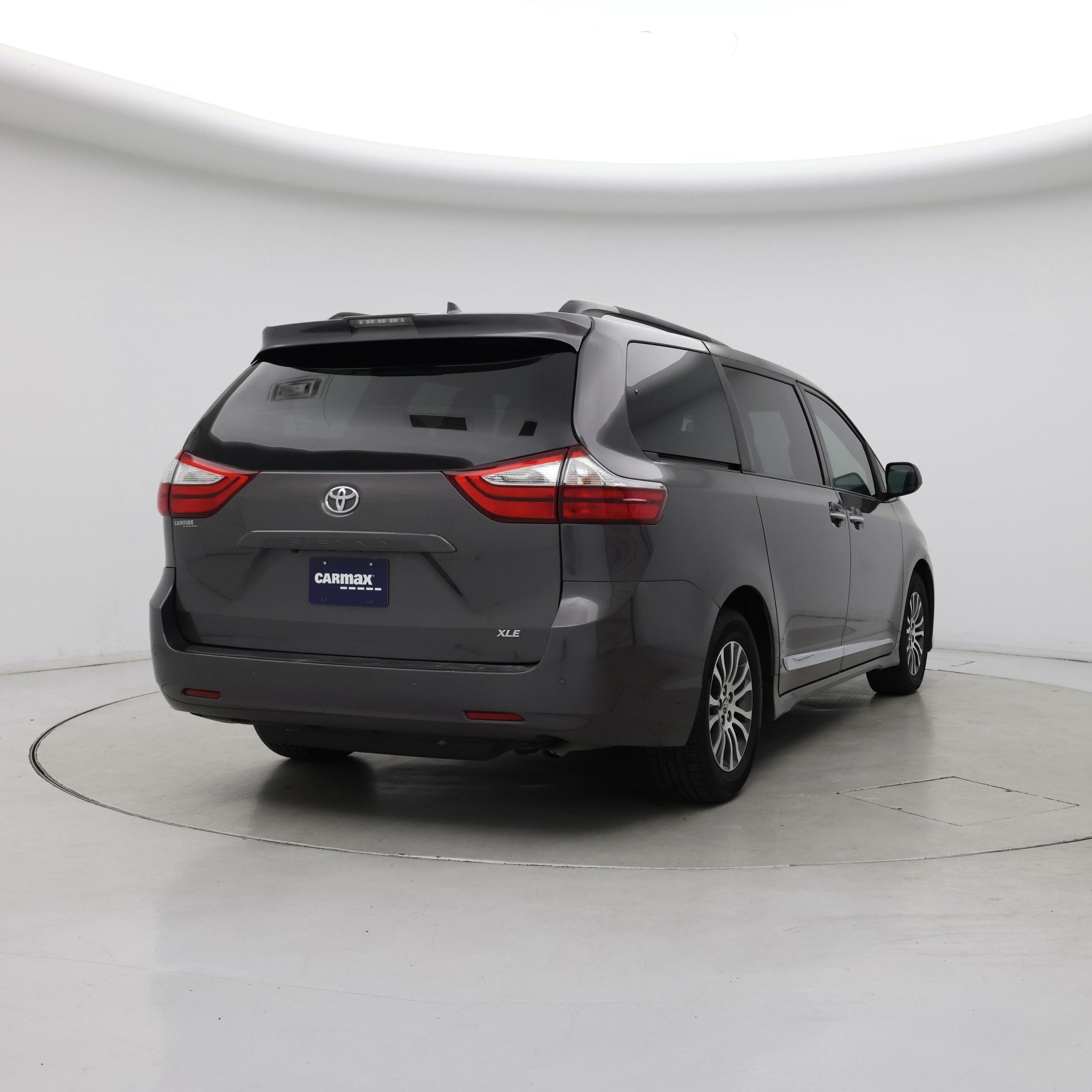Thumbnail: 2019 Toyota Sienna - 8