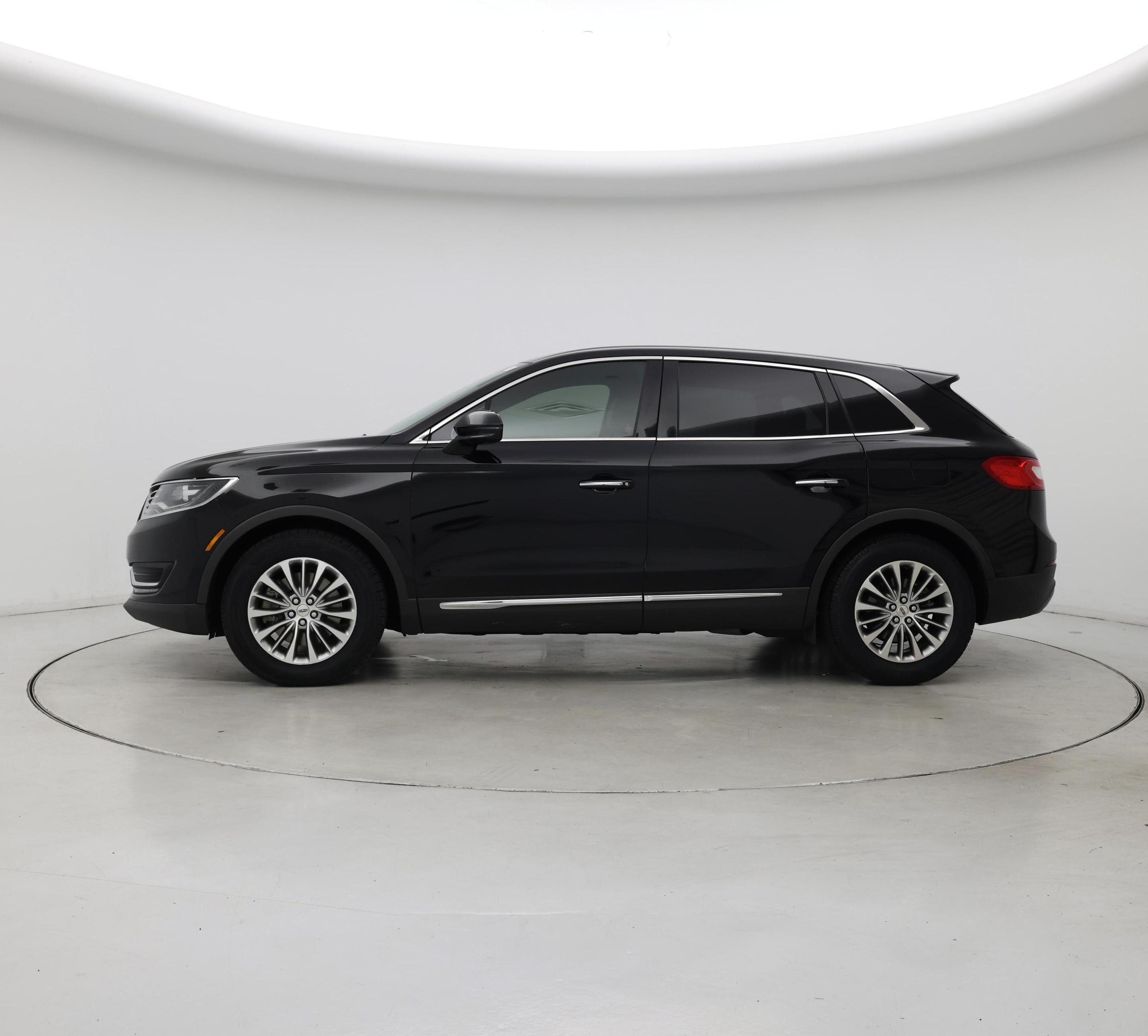 Thumbnail: 2016 Lincoln MKX - 3