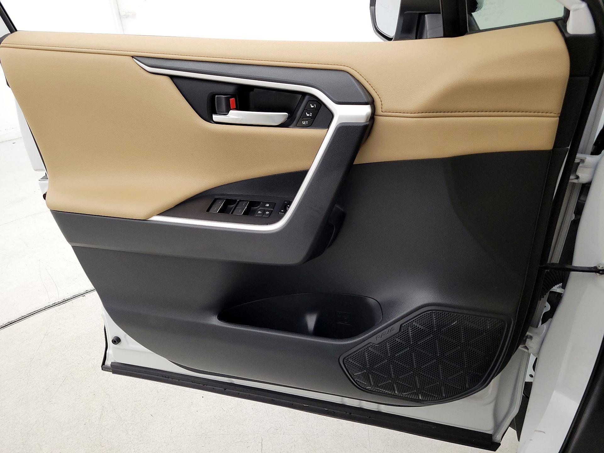 Thumbnail: 2024 Toyota RAV4 - 12