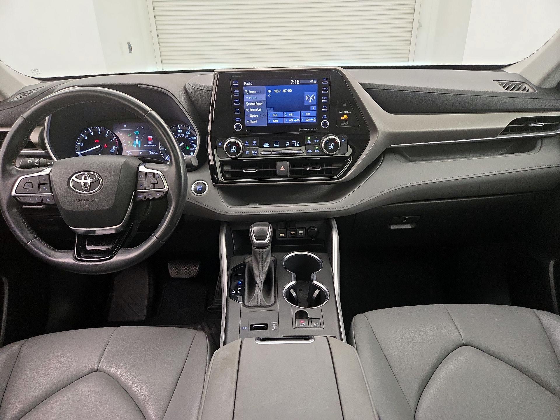 Thumbnail: 2020 Toyota Highlander - 9