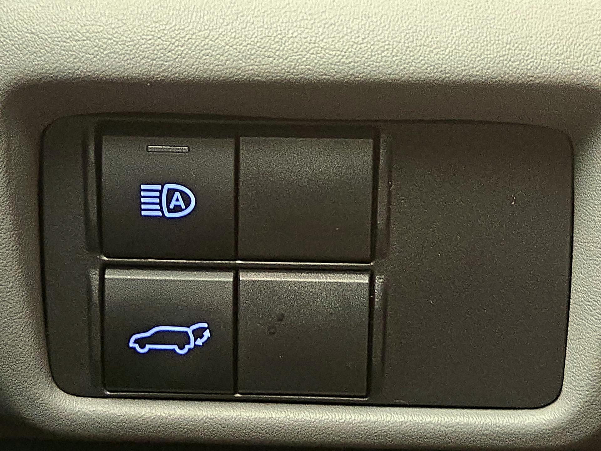 Thumbnail: 2020 Toyota Highlander - 13