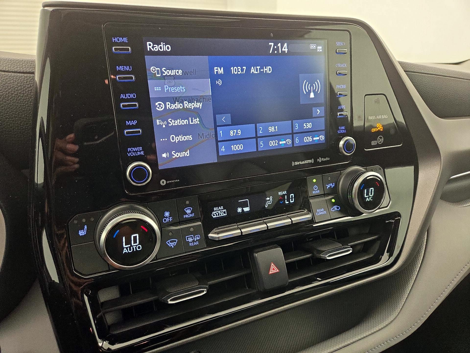 Thumbnail: 2020 Toyota Highlander - 16
