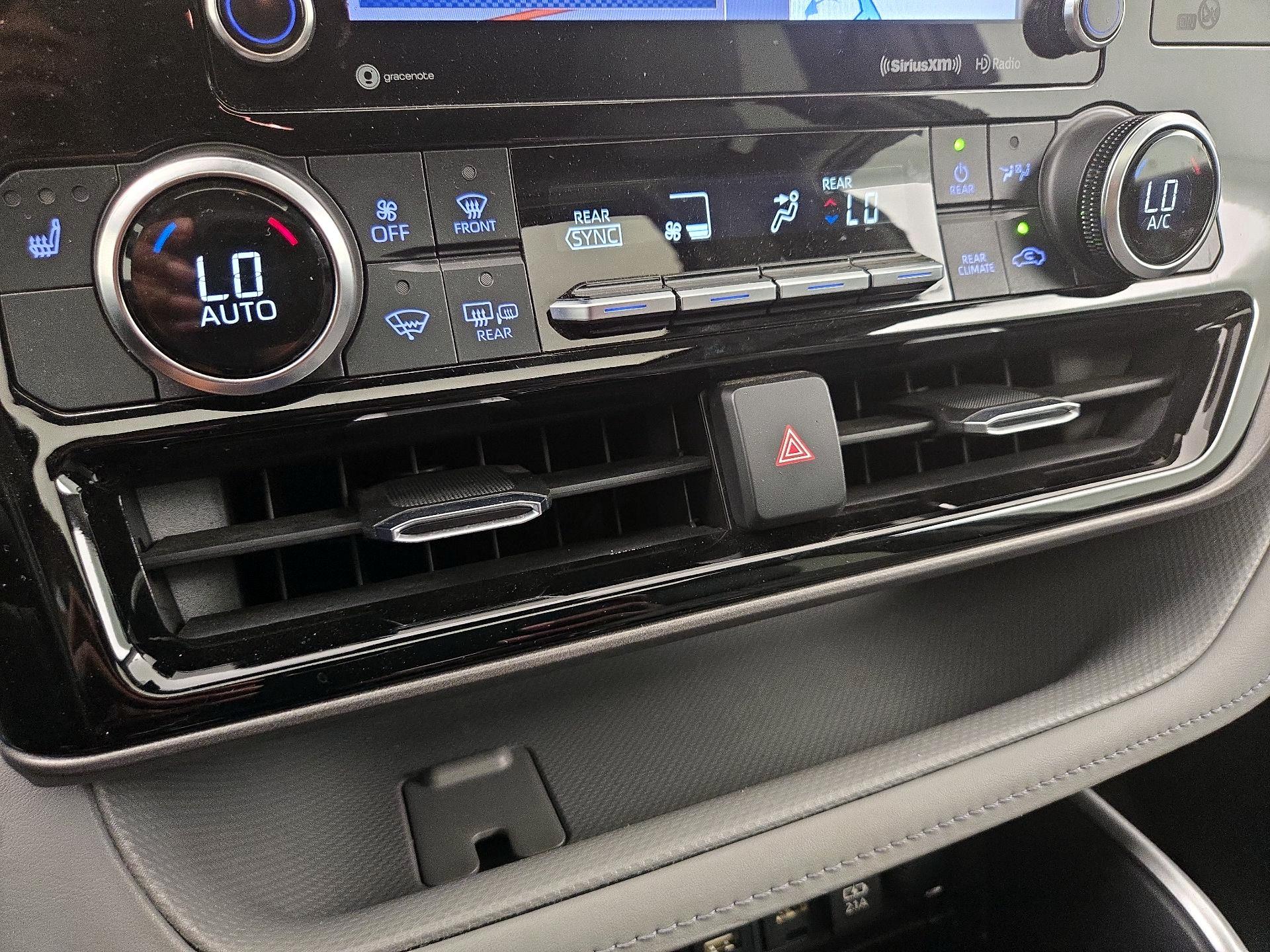 Thumbnail: 2020 Toyota Highlander - 17