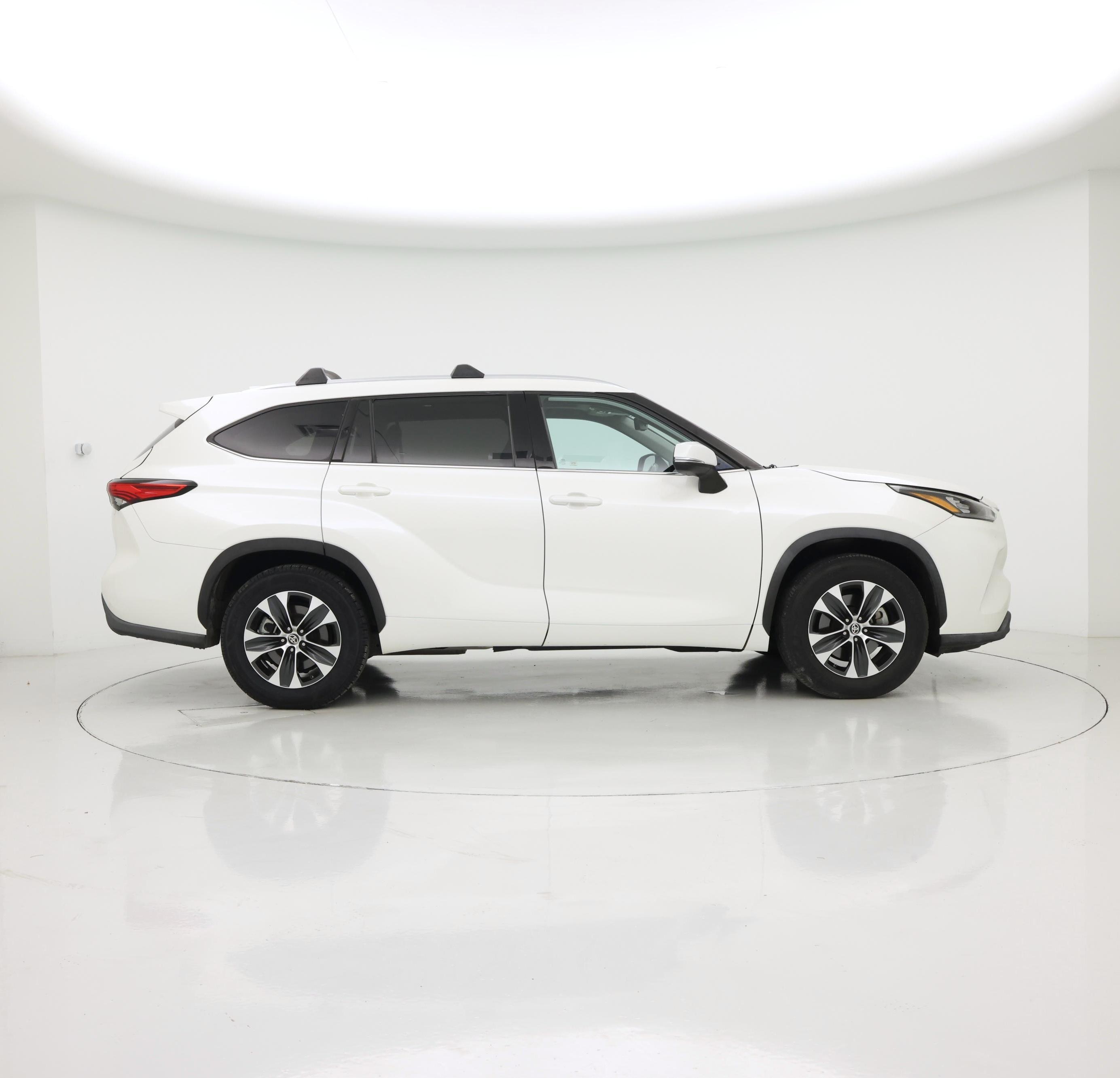 Thumbnail: 2020 Toyota Highlander - 7