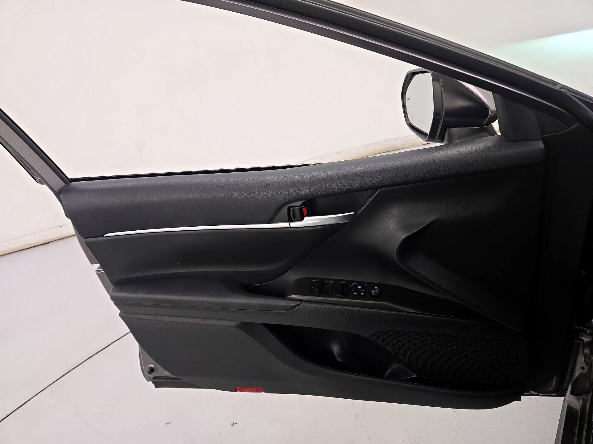 Thumbnail: 2023 Toyota Camry - 12