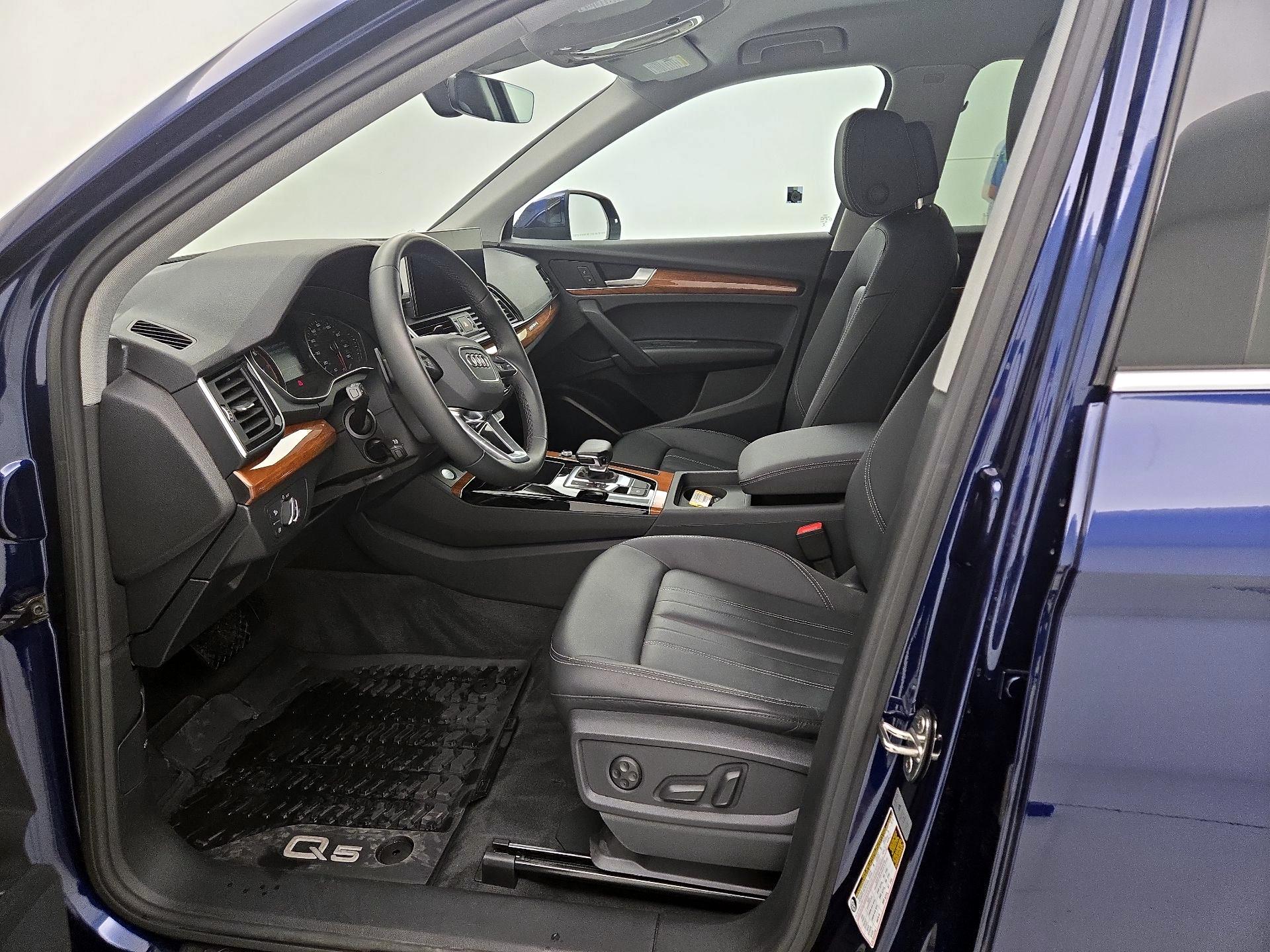 Thumbnail: 2023 Audi Q5 - 11