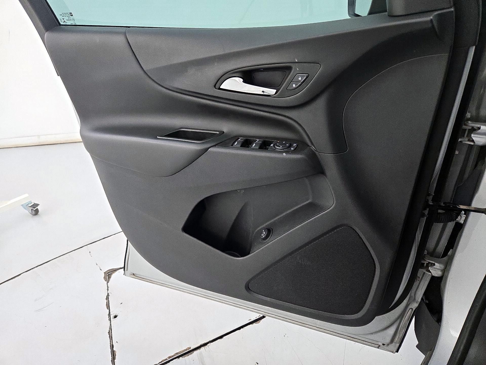 Thumbnail: 2022 Chevrolet Equinox - 12