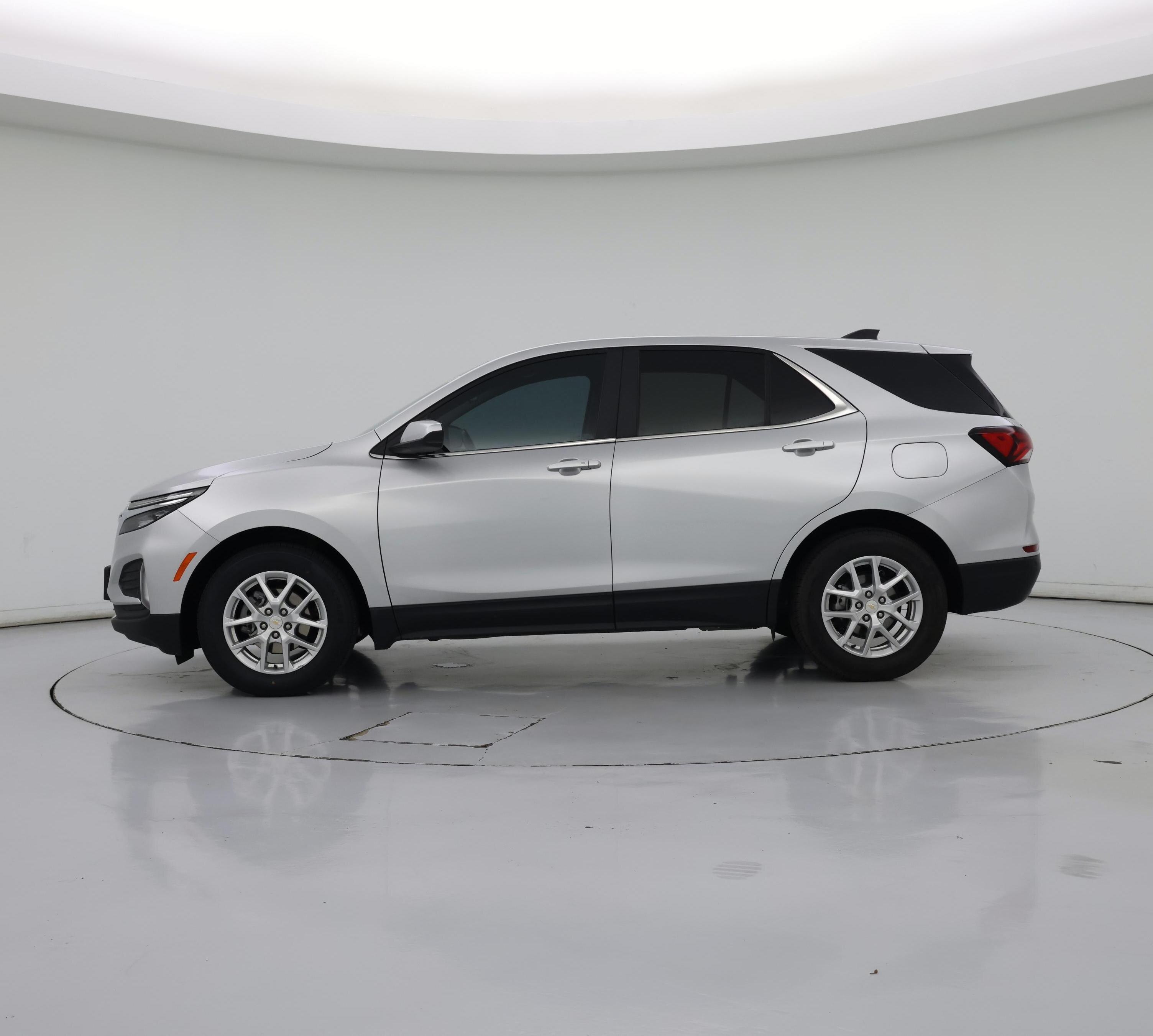 Thumbnail: 2022 Chevrolet Equinox - 3