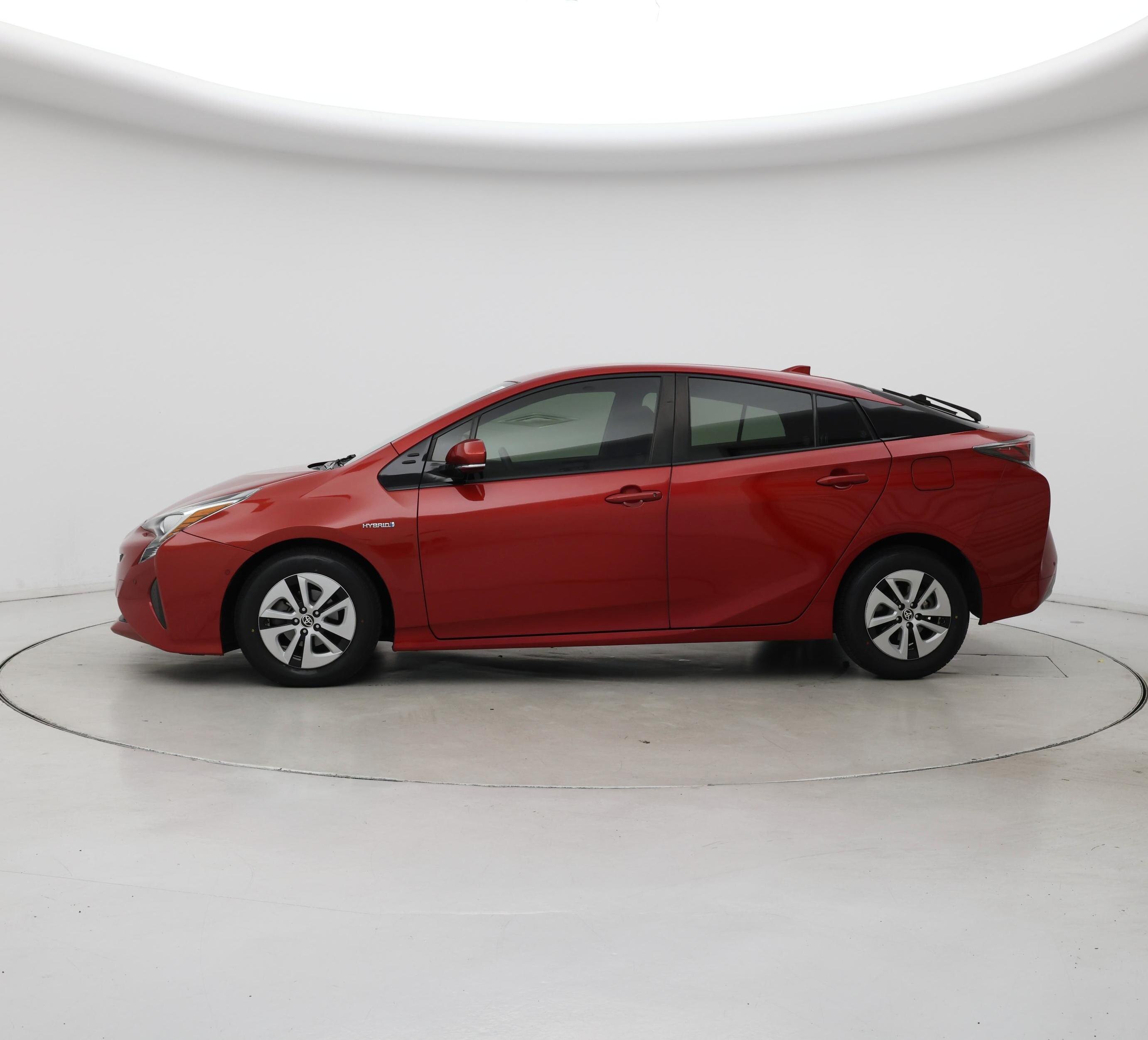 Thumbnail: 2018 Toyota Prius - 3