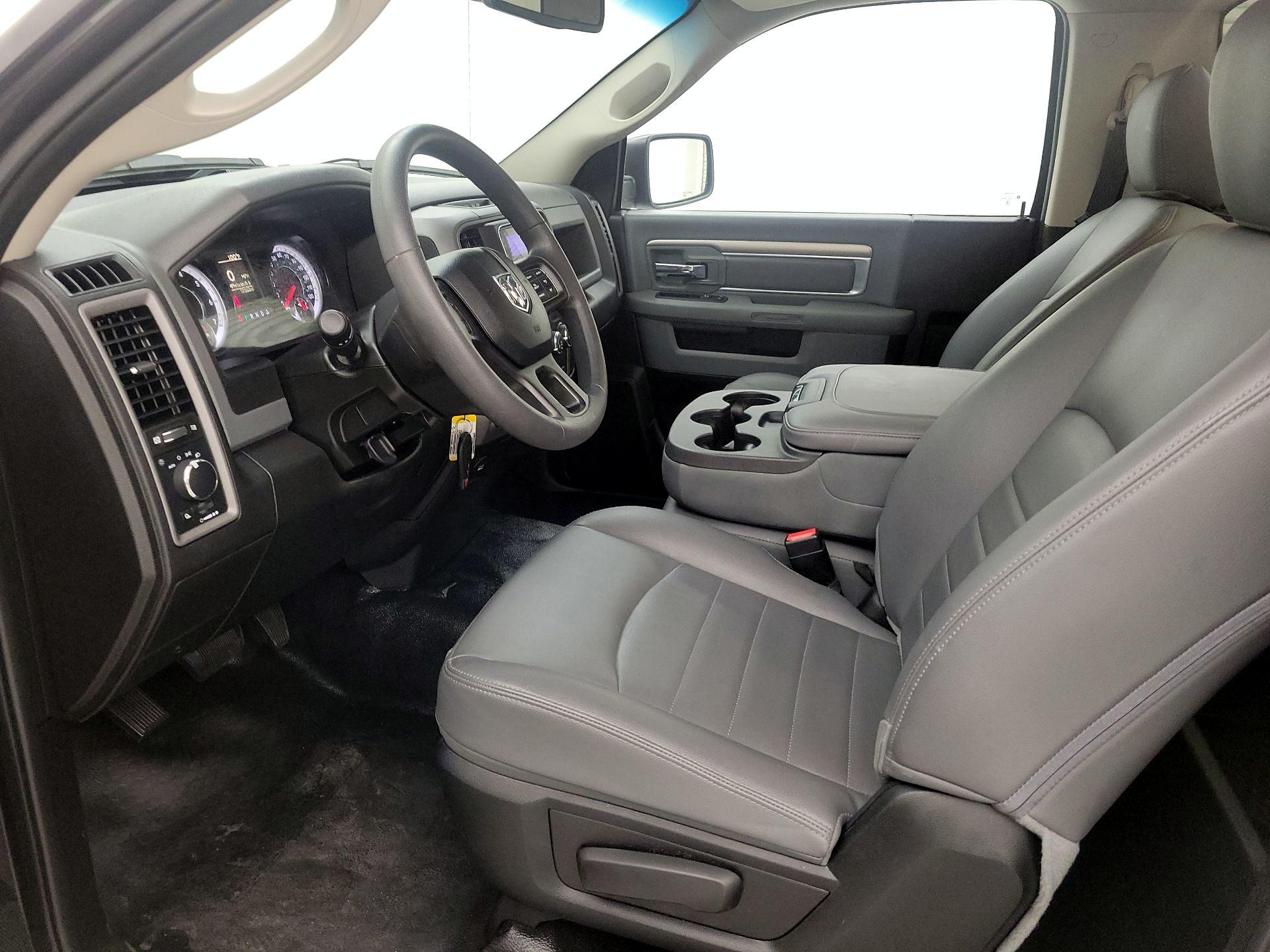 Thumbnail: 2019 RAM 1500 Classic - 11