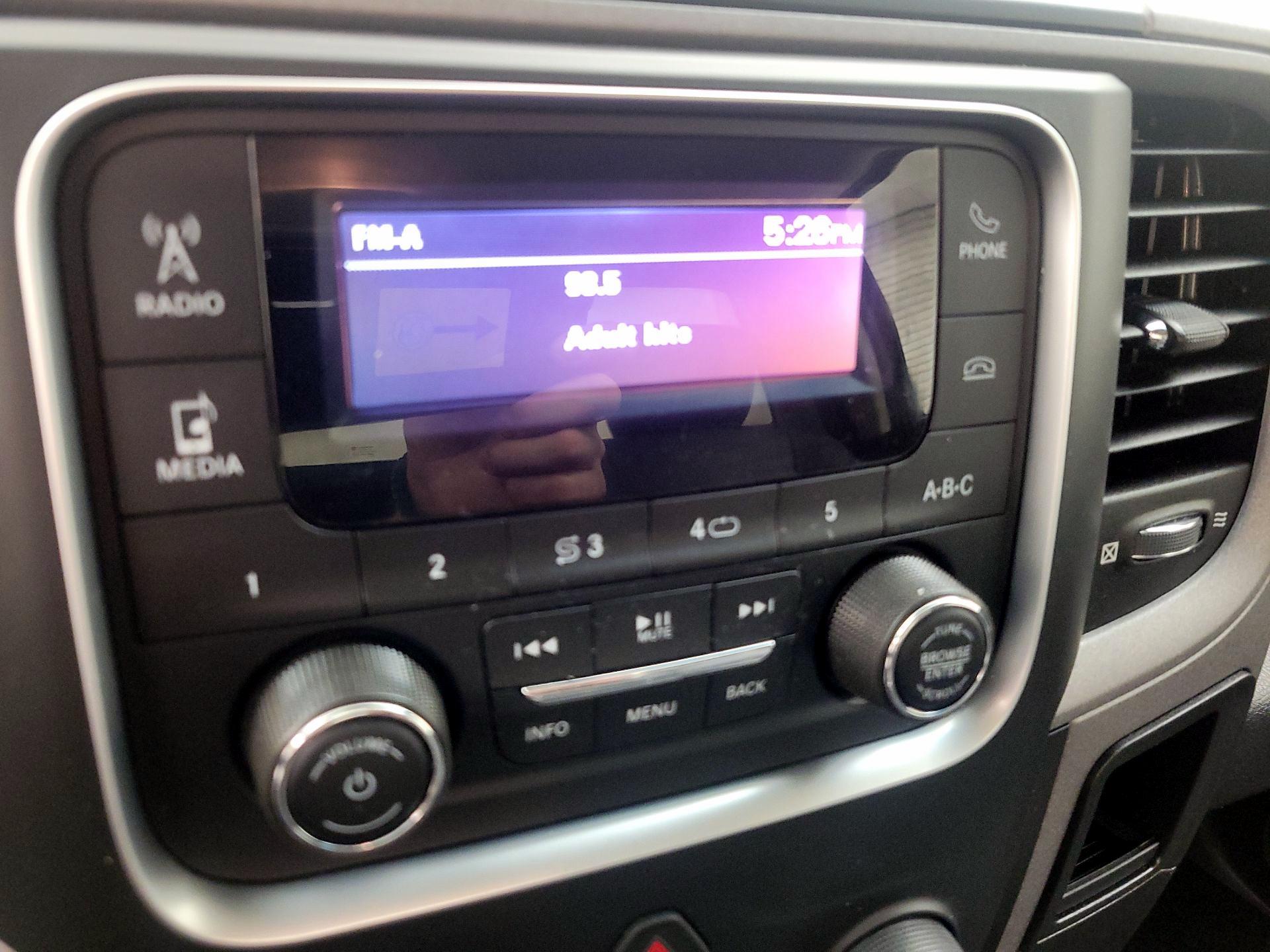 Thumbnail: 2019 RAM 1500 Classic - 13