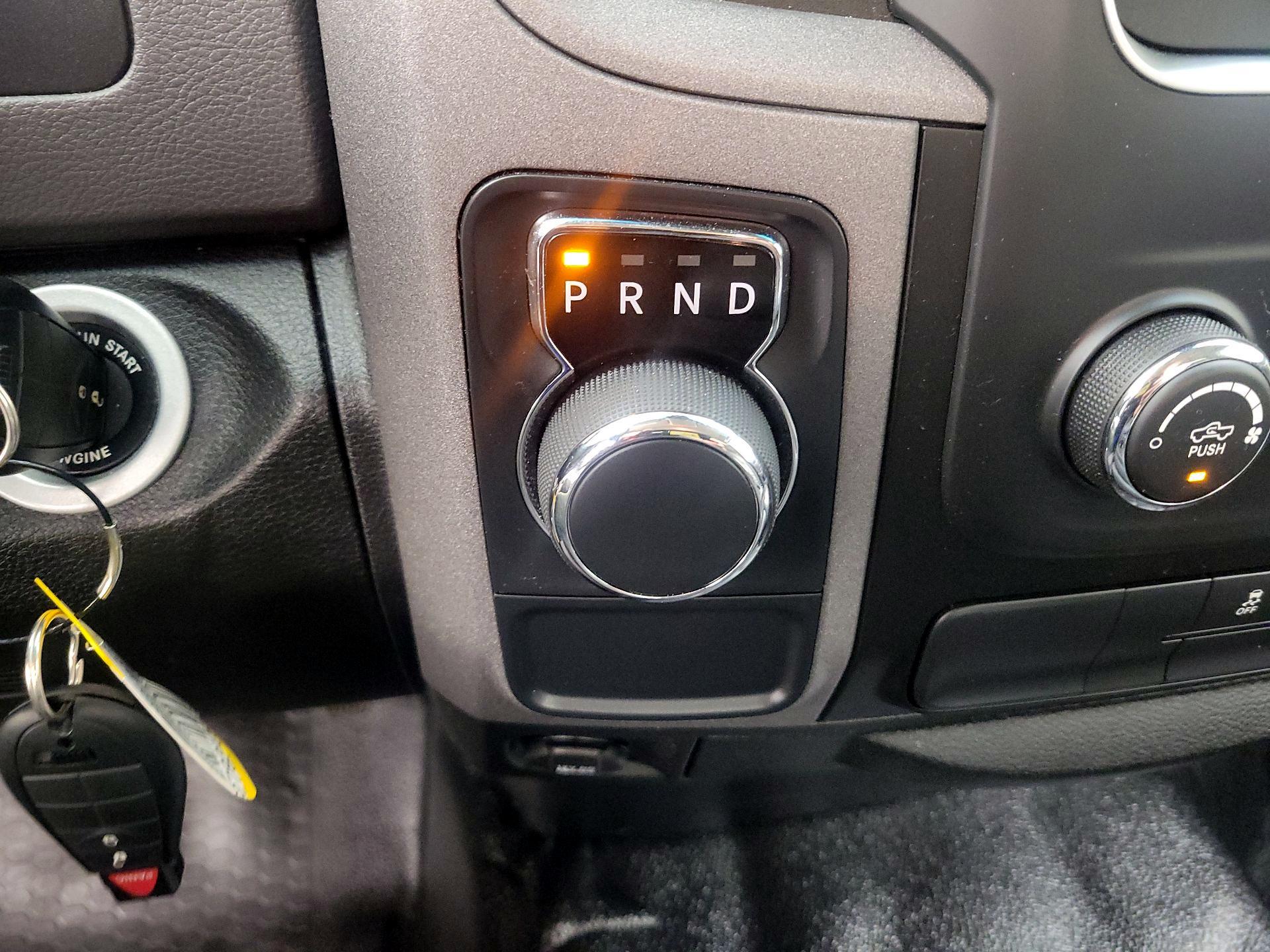 Thumbnail: 2019 RAM 1500 Classic - 15