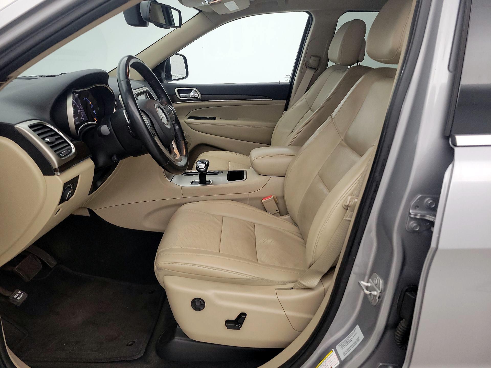 Thumbnail: 2015 Jeep Grand Cherokee - 11