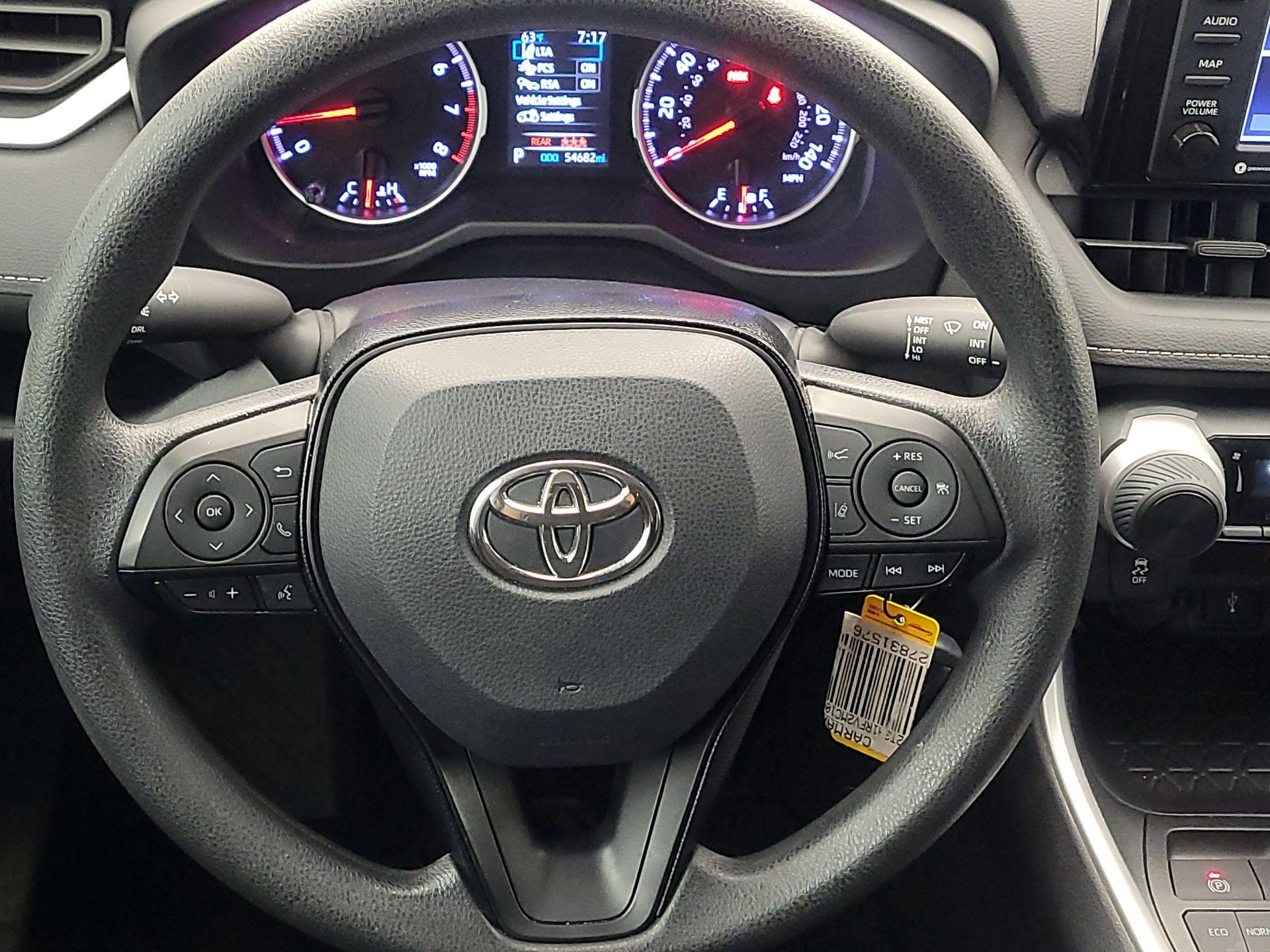 Thumbnail: 2021 Toyota RAV4 - 10